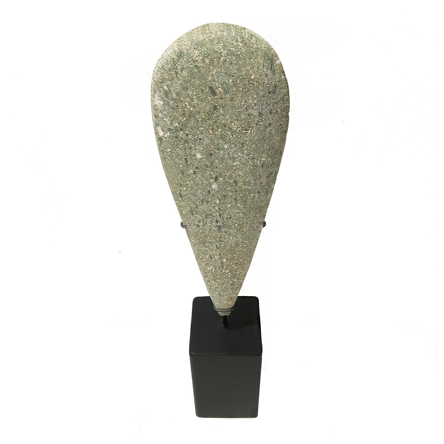 Hoja de piedra verde indonesia, montada Siglo XXI y contemporáneo en venta