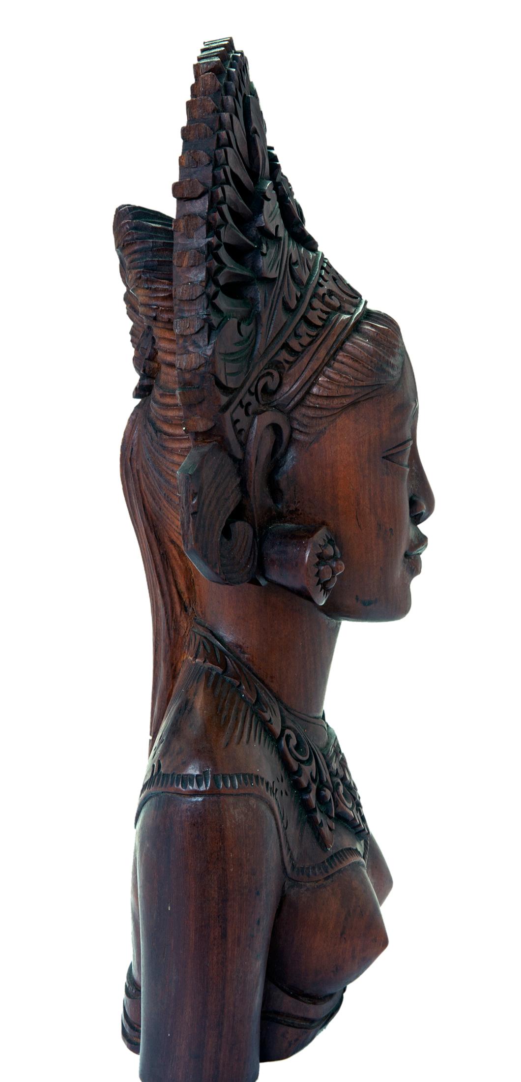 Indonesian Hand Carved Wooden Bust of a Woman In Good Condition For Sale In Malibu, CA