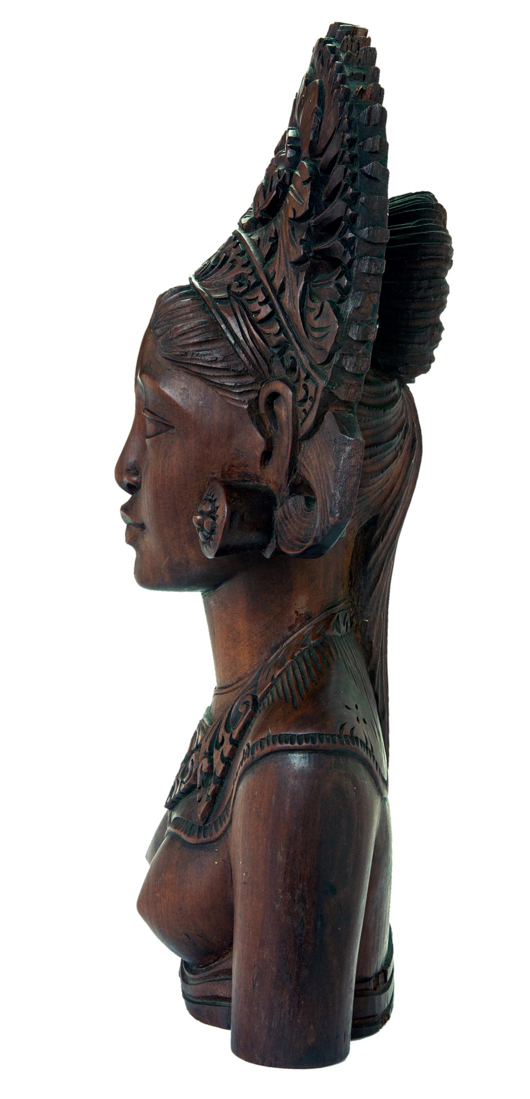Indonesian Hand Carved Wooden Bust of a Woman For Sale 1