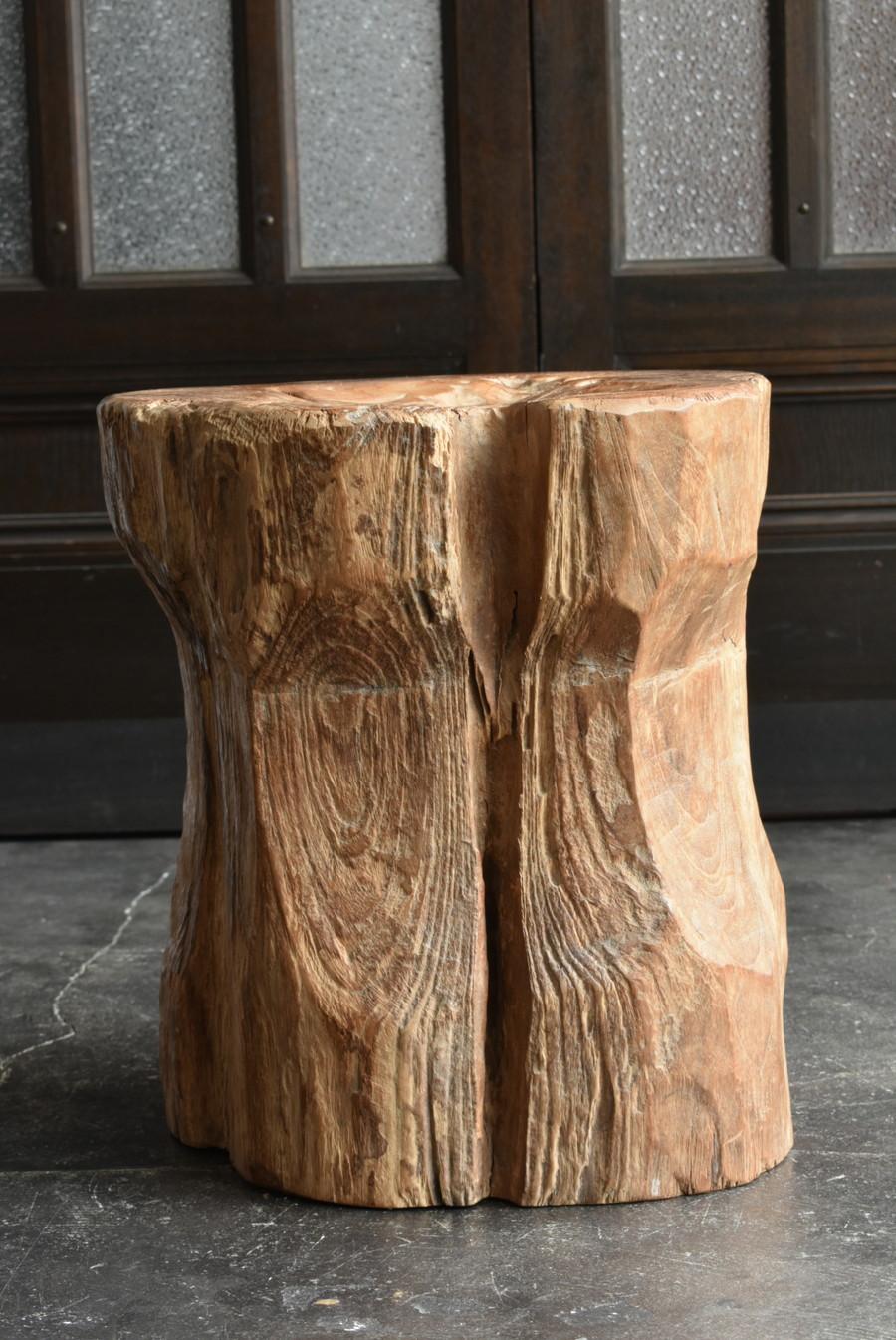 Indonesian Log-Like Old Stool/Primitive Design/Early 20th Century/Stock D In Good Condition In Sammu-shi, Chiba