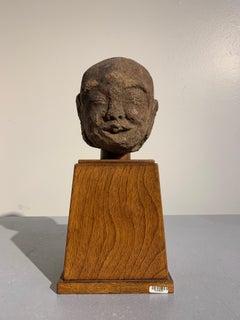 Indonesischer Majapahit-Terrakotta-Kopf eines männlichen Mannes aus dem 14. Jahrhundert