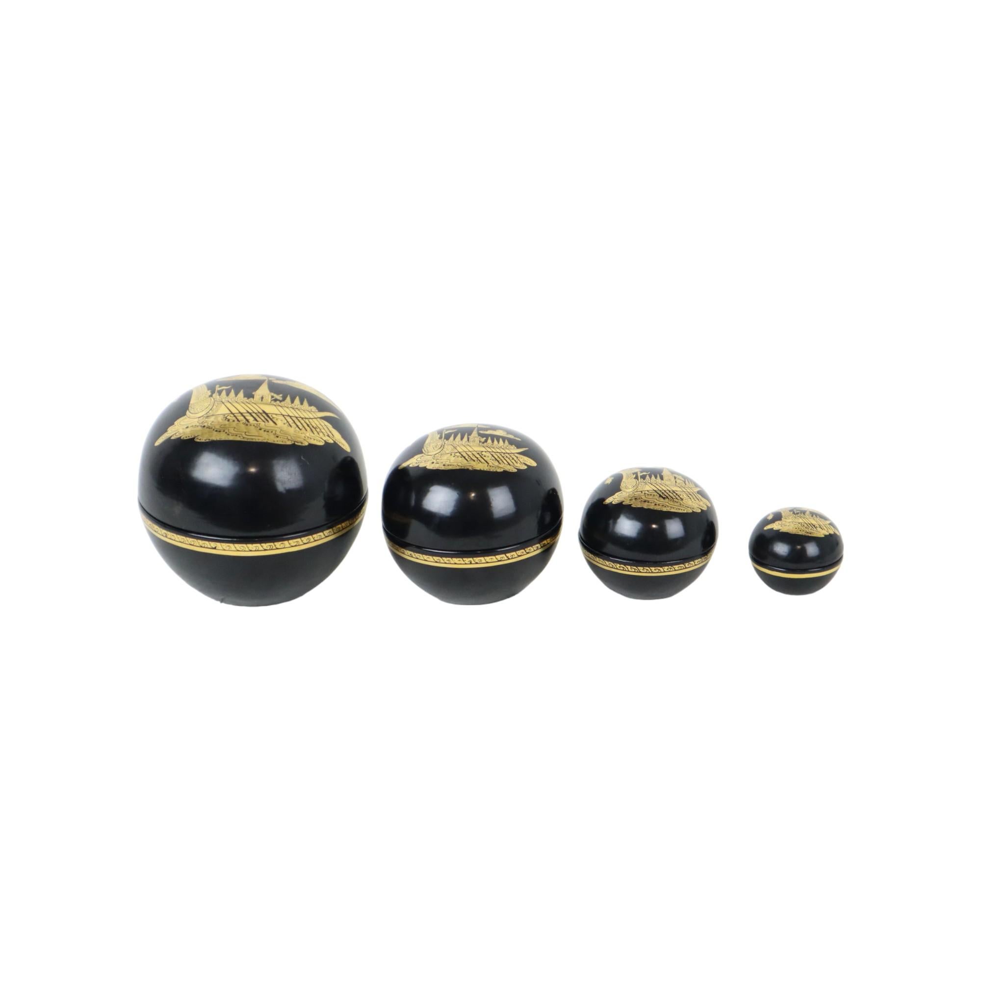Juego de 4 cuencos nido indonesios de joyería de madera lacada en negro Indonesio en venta