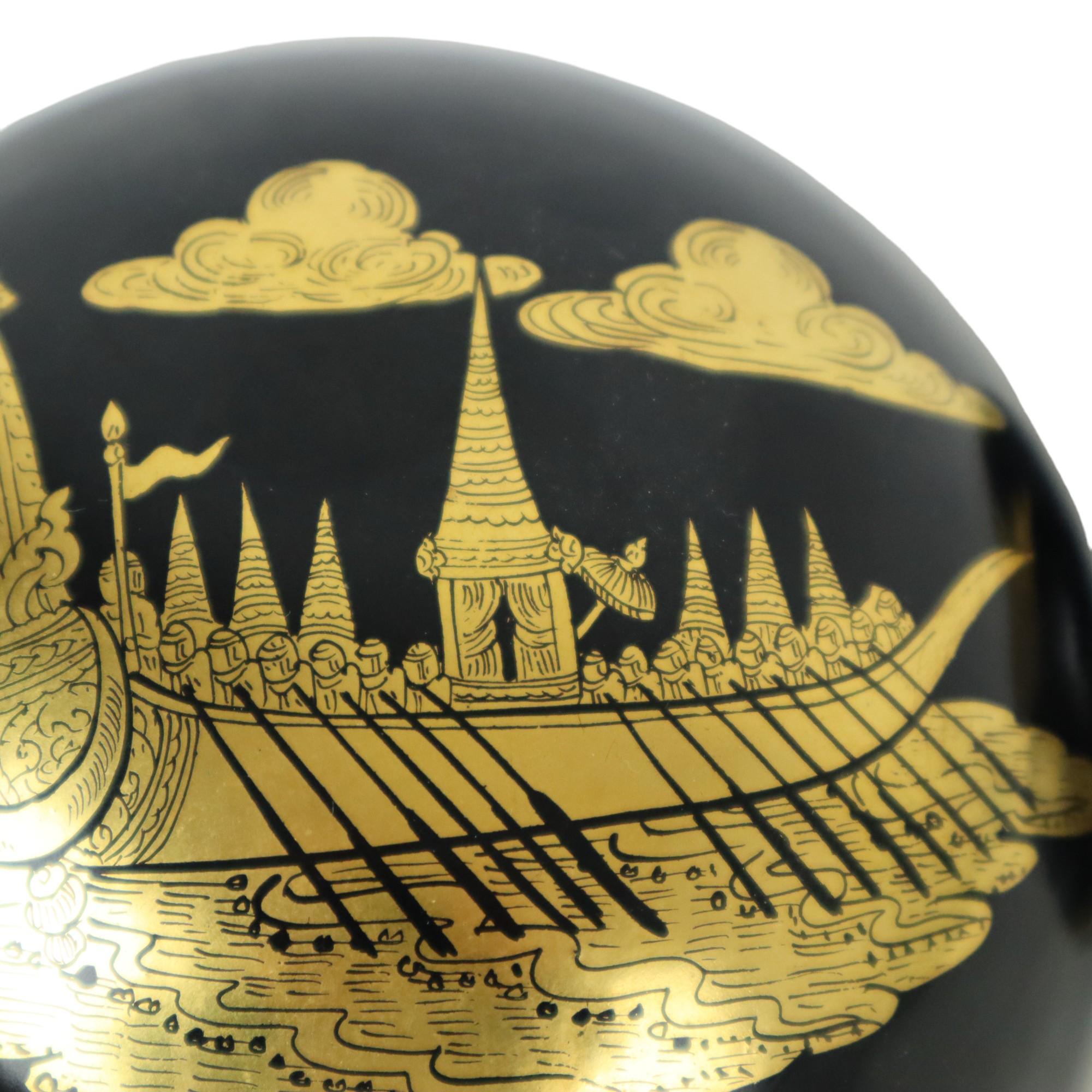 Juego de 4 cuencos nido indonesios de joyería de madera lacada en negro Madera en venta