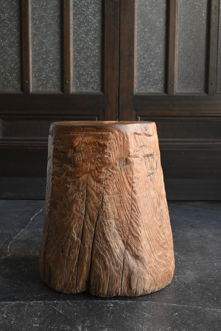 Indonesian old stool/Primitive Design/Early 20th Century/Stock B In Good Condition In Sammu-shi, Chiba