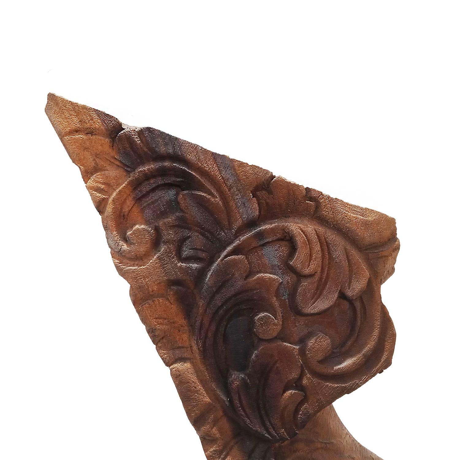 Indonesische Skulptur aus Altholz, Flügelform, Indonesien im Angebot 3