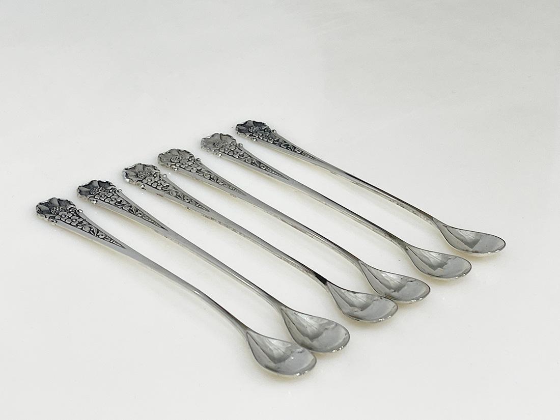 Indonesian Silver Yogya long spoons made by Sastro Sukarto

Six Yogya silver long spoons from the first part of the 20th Century. Those long spoons are for ice cream (sorbet) or for long glass drinks. Marked with the Indonesian hall mark SH800