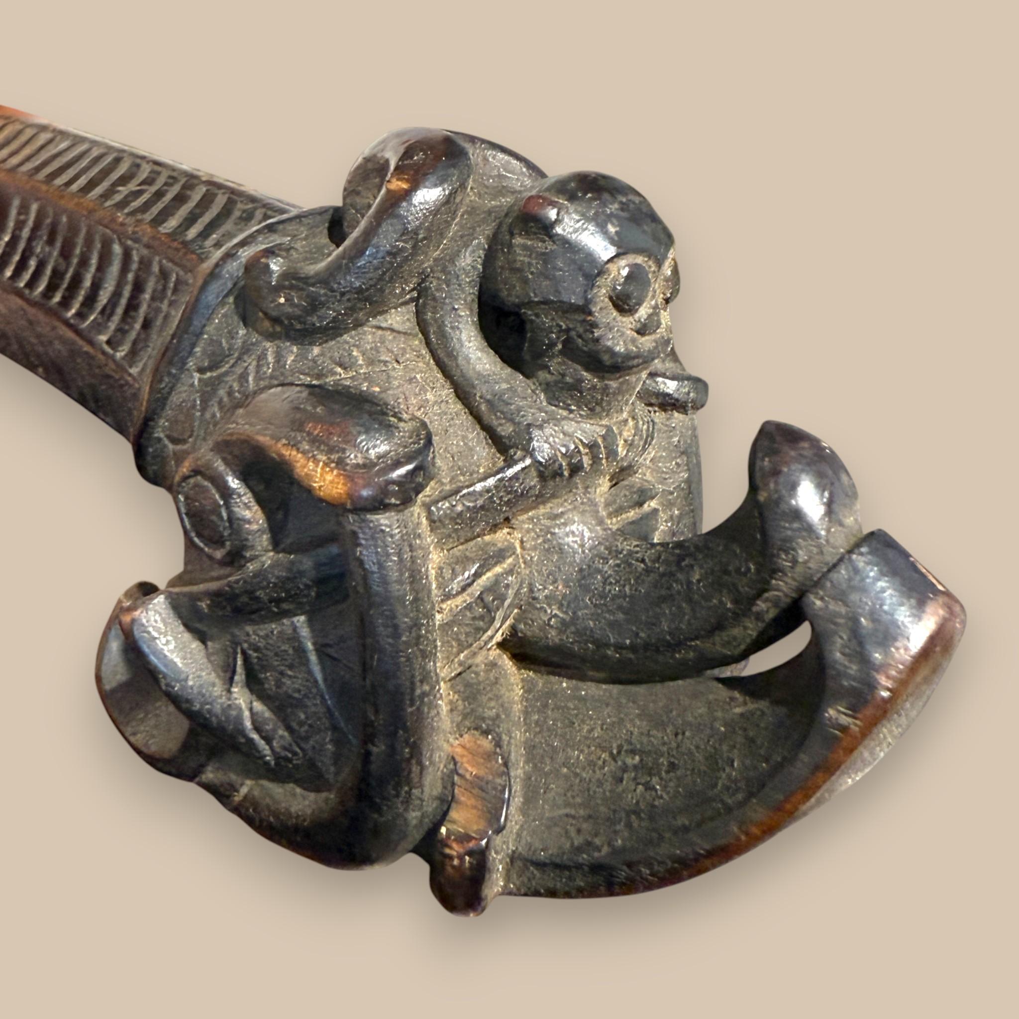 Indonesian Single-Edged Sword with Carved Wooden Hilt, 19th Century in vendita 3