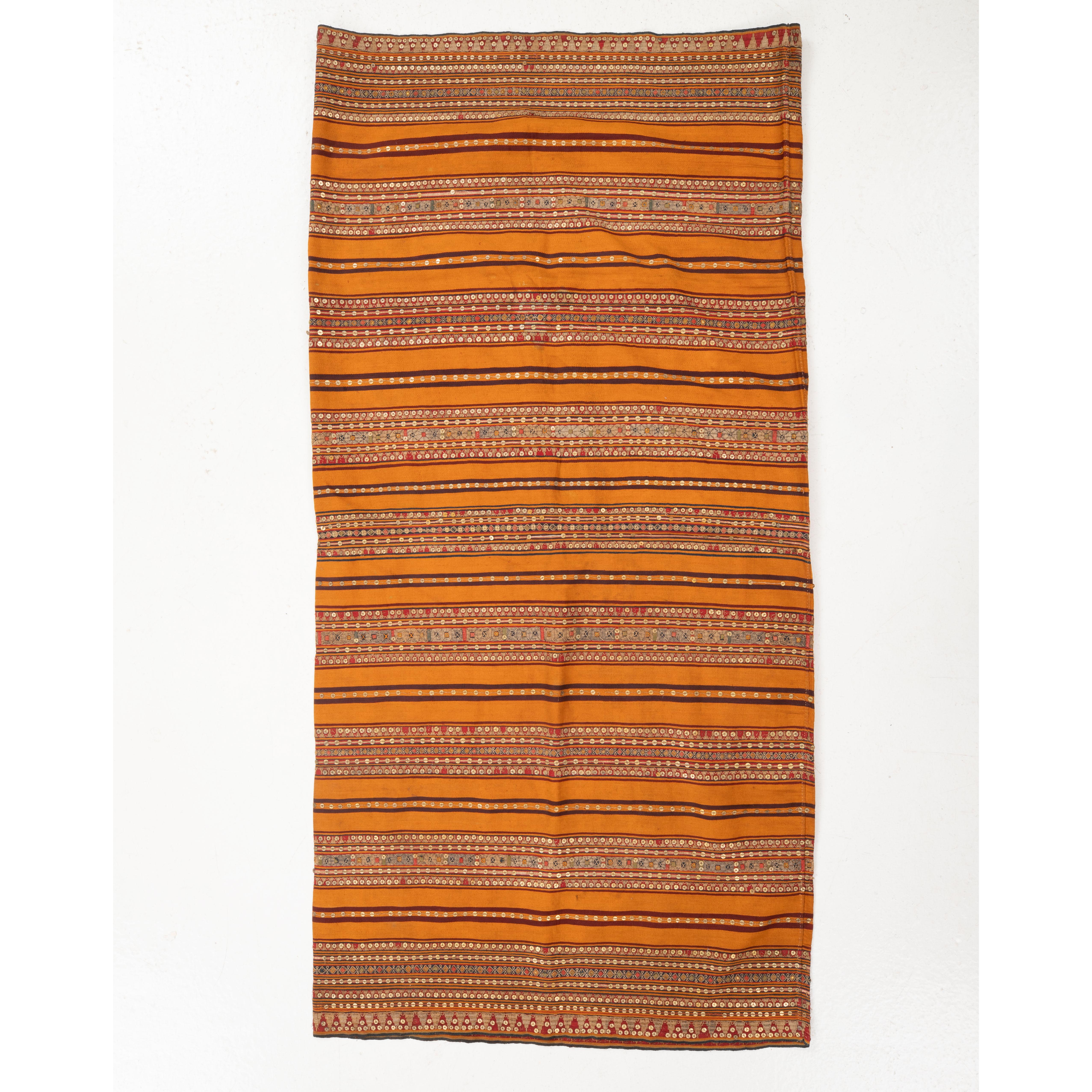 Vintage Indonesian  tube skirt, in good condition. It could well be used as a skirt as well as a throw or for some other recycling projects.

