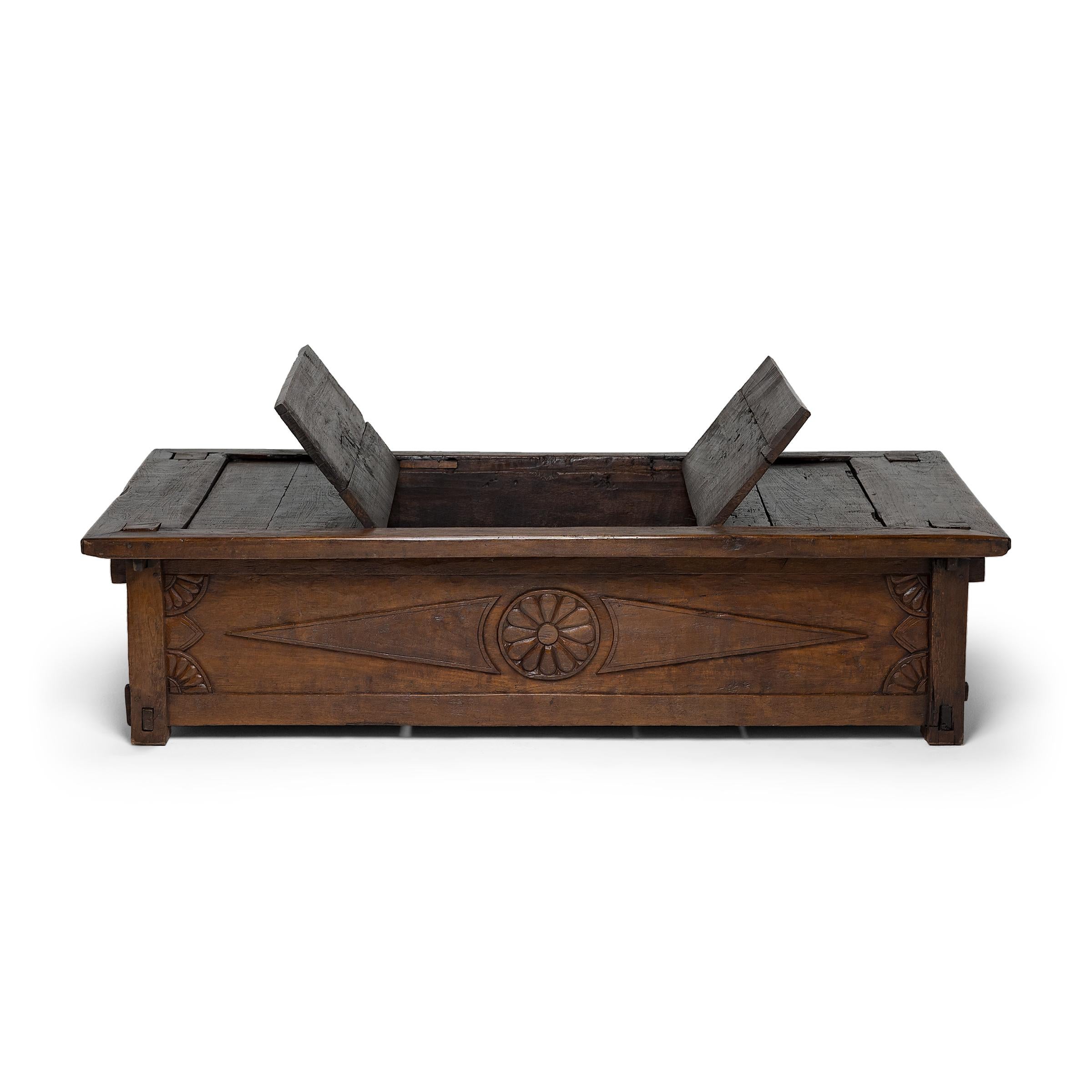 Indonesian Teak Rice Bed, c. 1900 In Good Condition For Sale In Chicago, IL