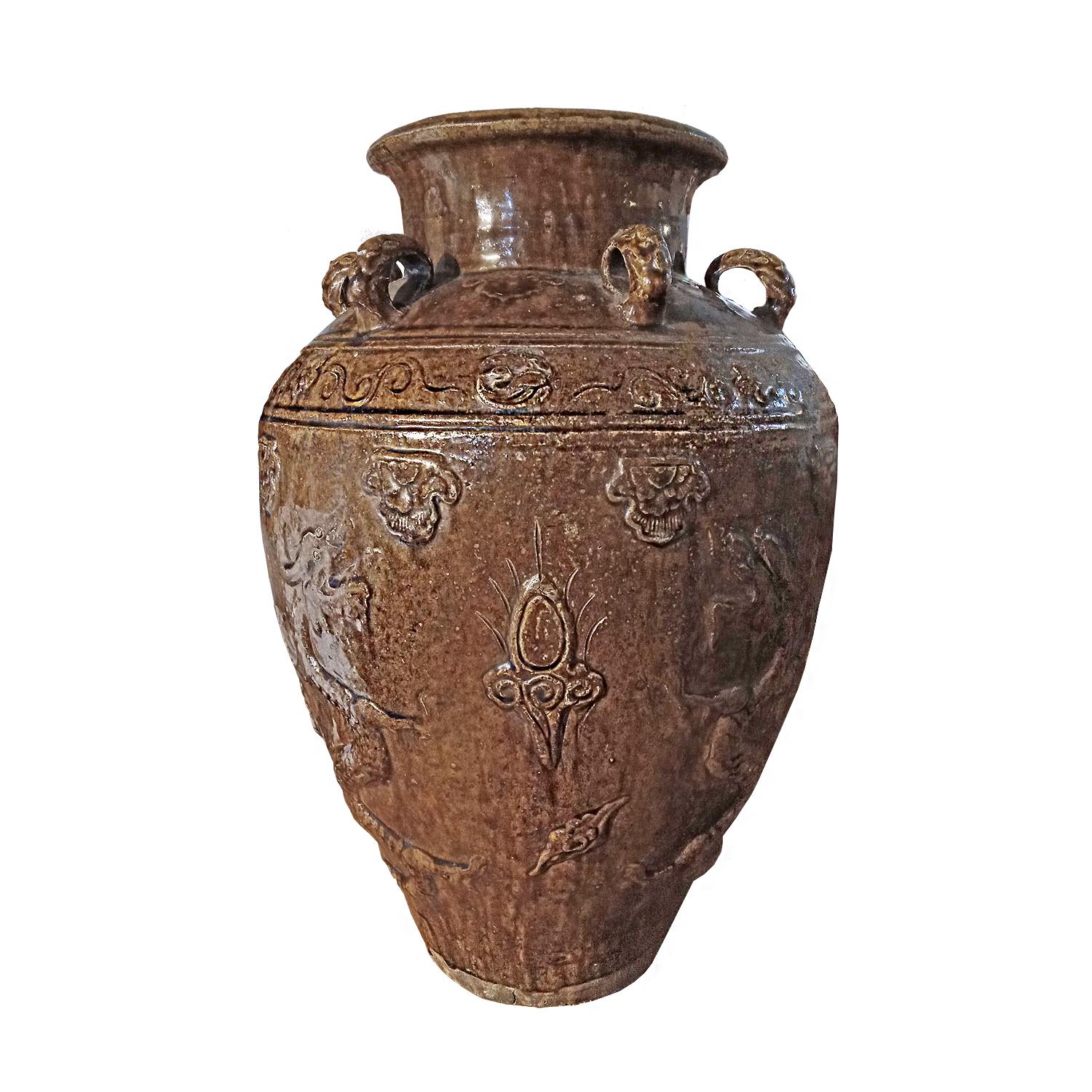 Indonesische Terrakotta Urne / JAR / Vase mit brauner Glasur und Drachenmotiv im Angebot 1