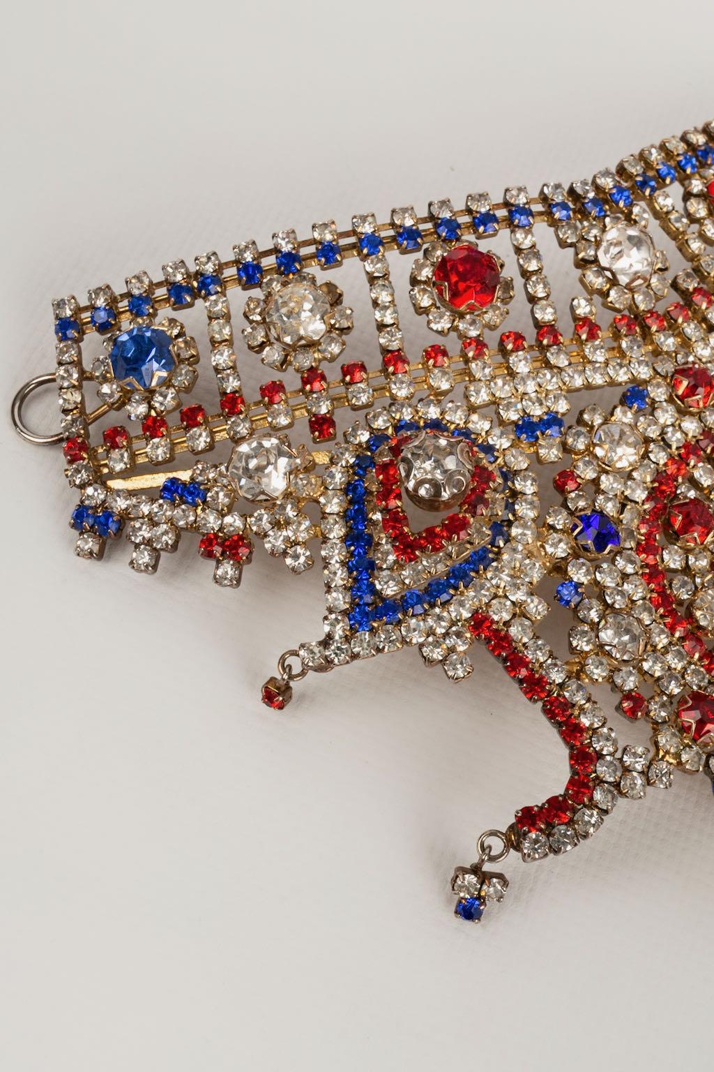 Brown Indonesian theater jewel 1950's For Sale