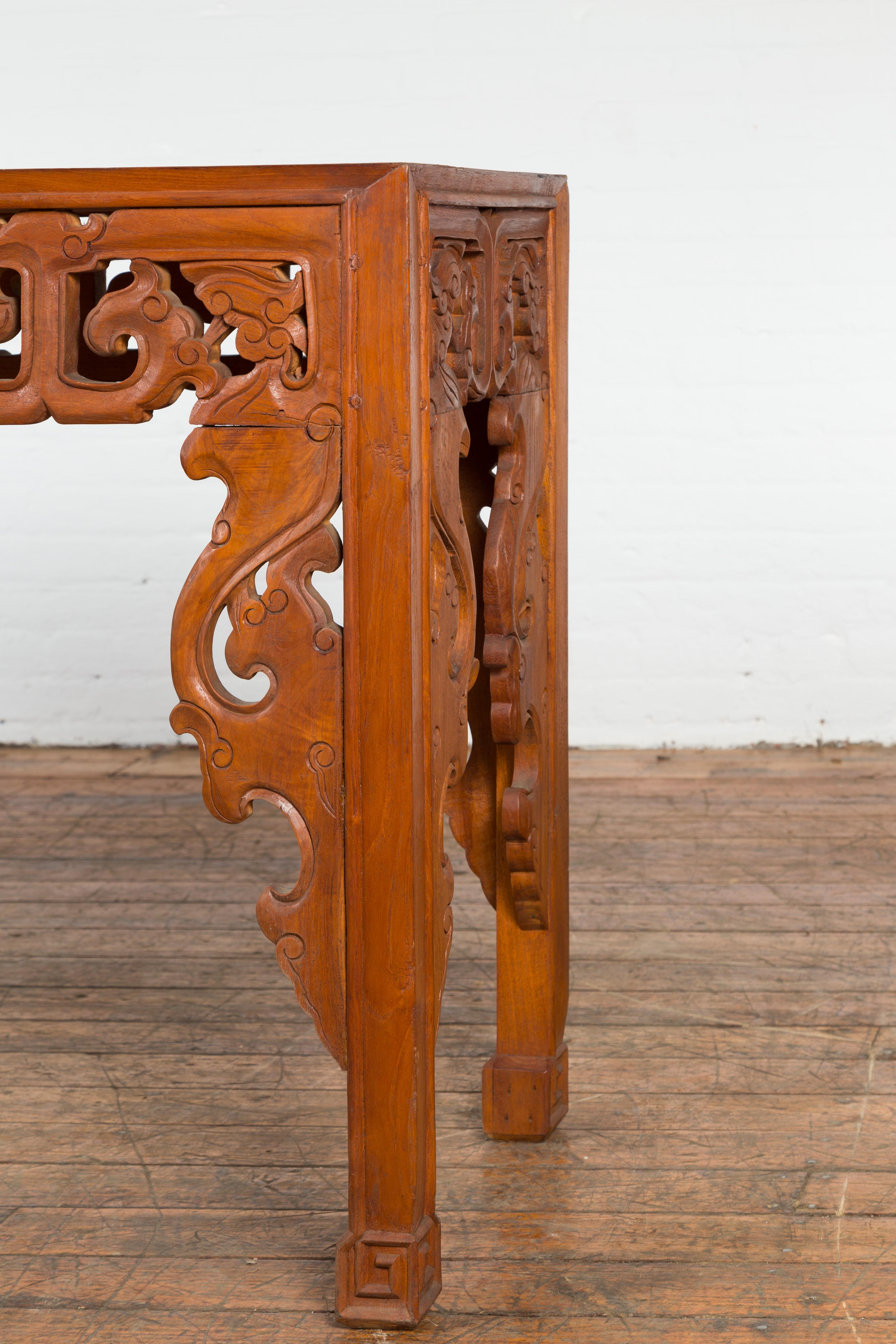 Indonesian Vintage Altar Console Table with Cloudy-Carved Apron and Spandrels For Sale 3