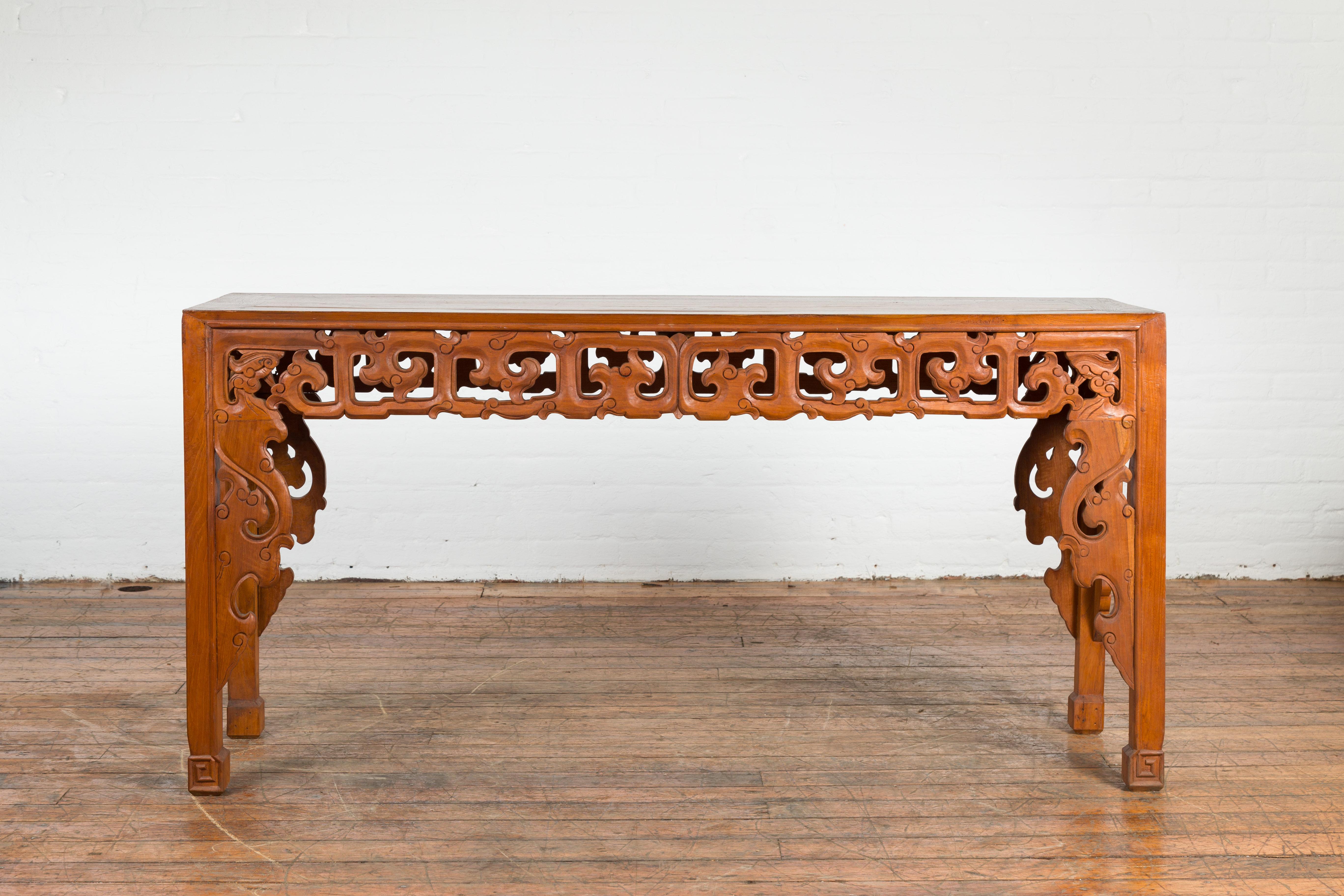 Indonesian Vintage Altar Console Table with Cloudy-Carved Apron and Spandrels For Sale 6