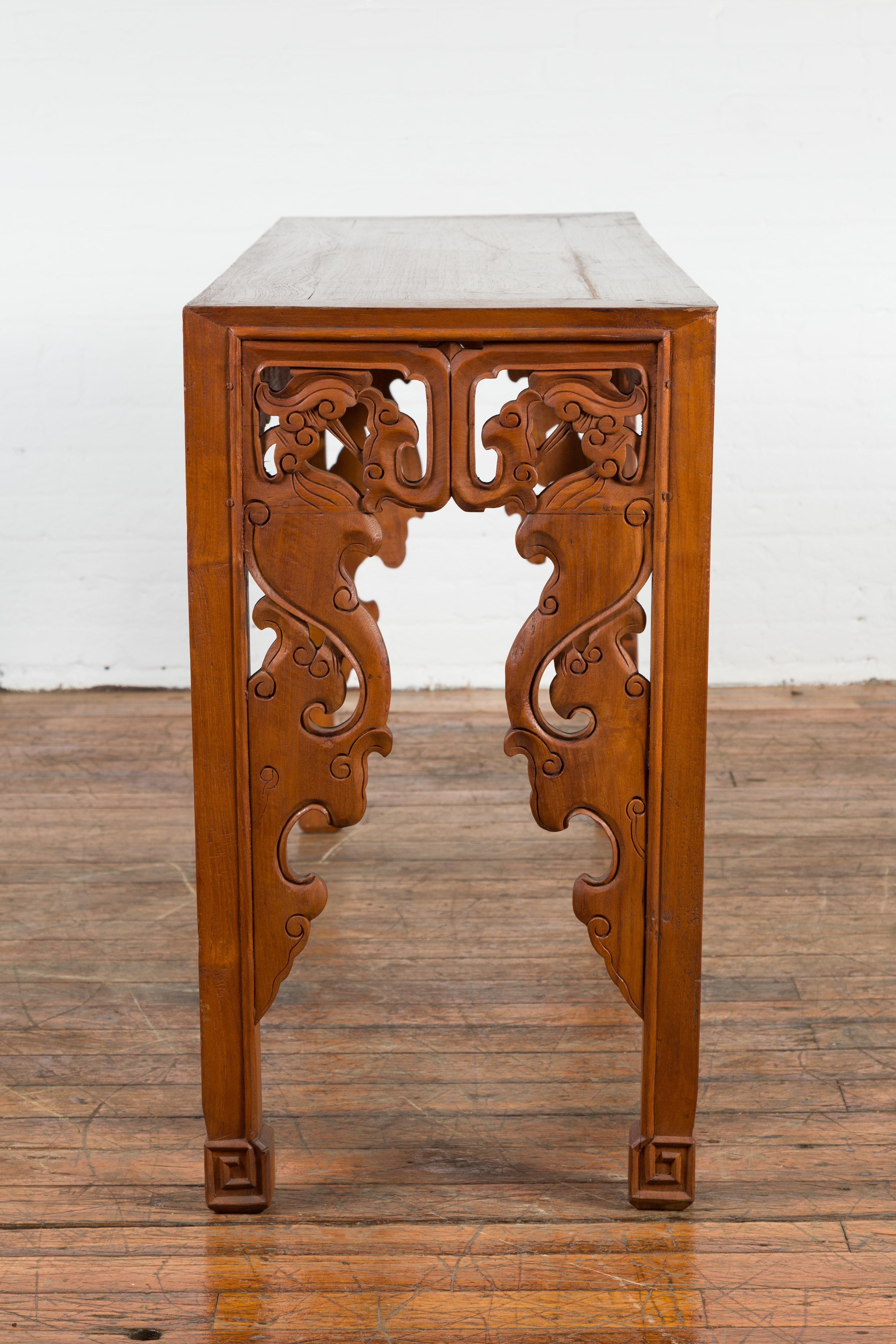Indonesian Vintage Altar Console Table with Cloudy-Carved Apron and Spandrels For Sale 7