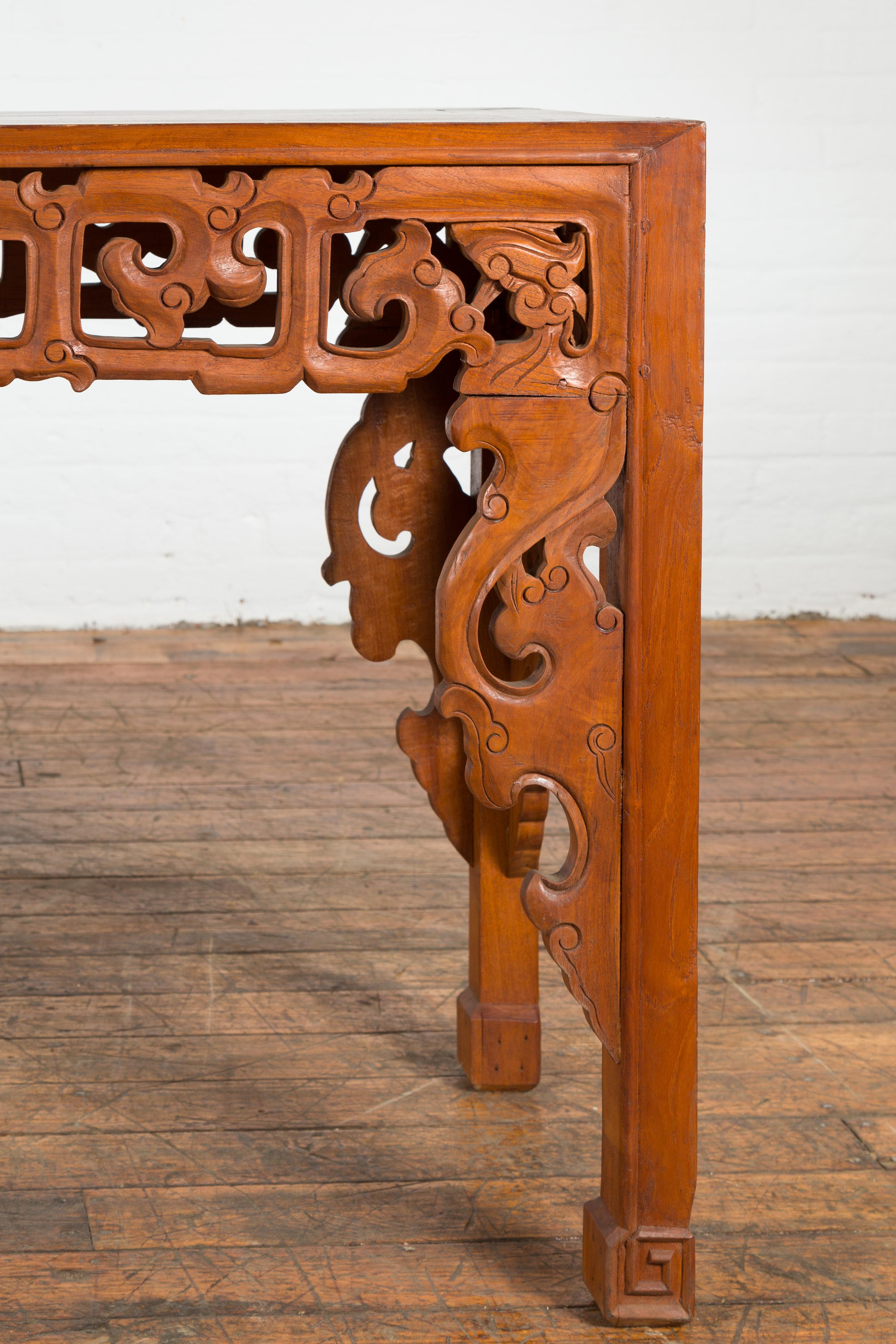 20th Century Indonesian Vintage Altar Console Table with Cloudy-Carved Apron and Spandrels For Sale