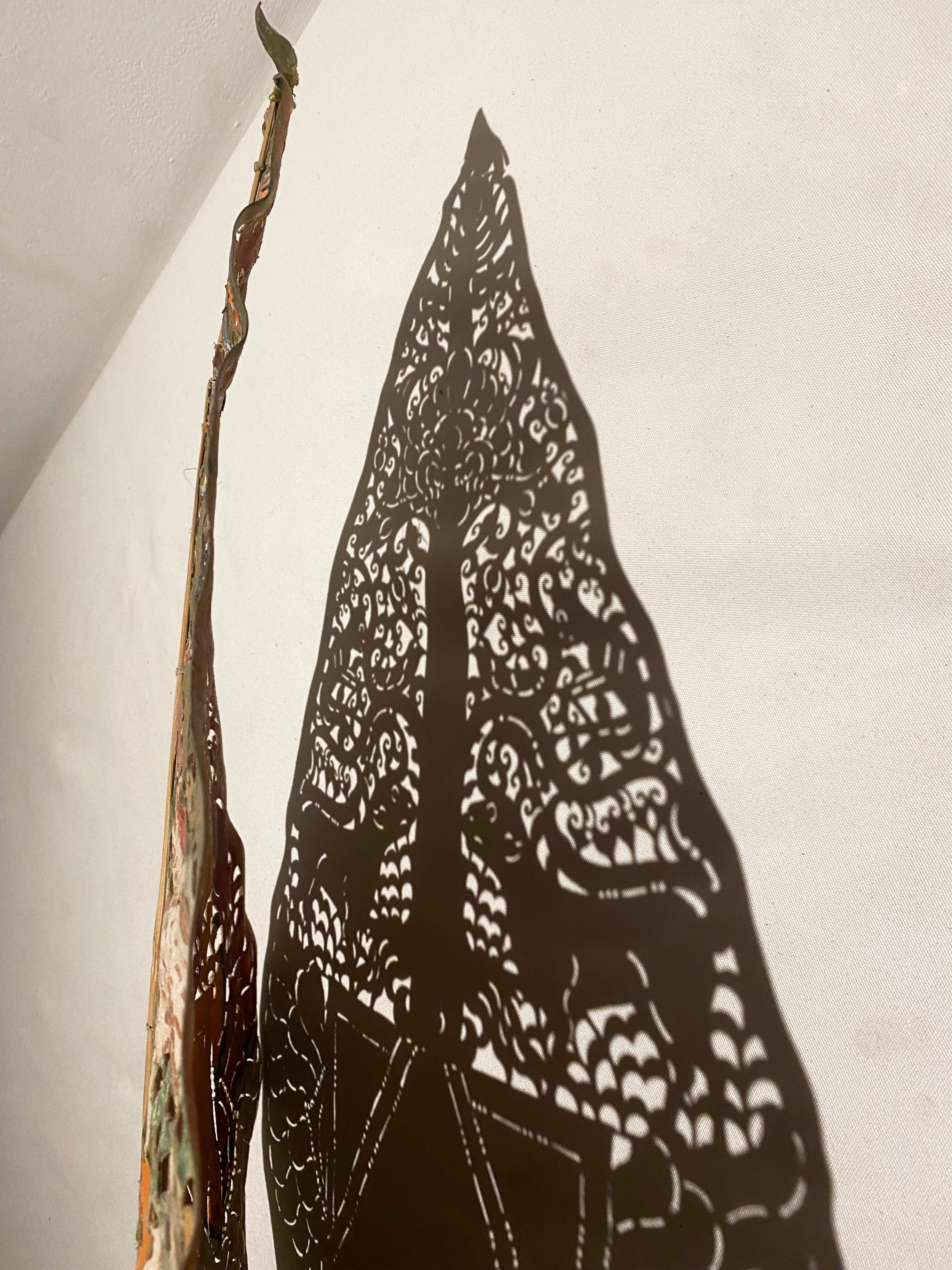 Indonesische indonesische „Wayang Kulit“ Schattenpuppe, Java, Indonesien, frühes 20. Jahrhundert (Leder) im Angebot
