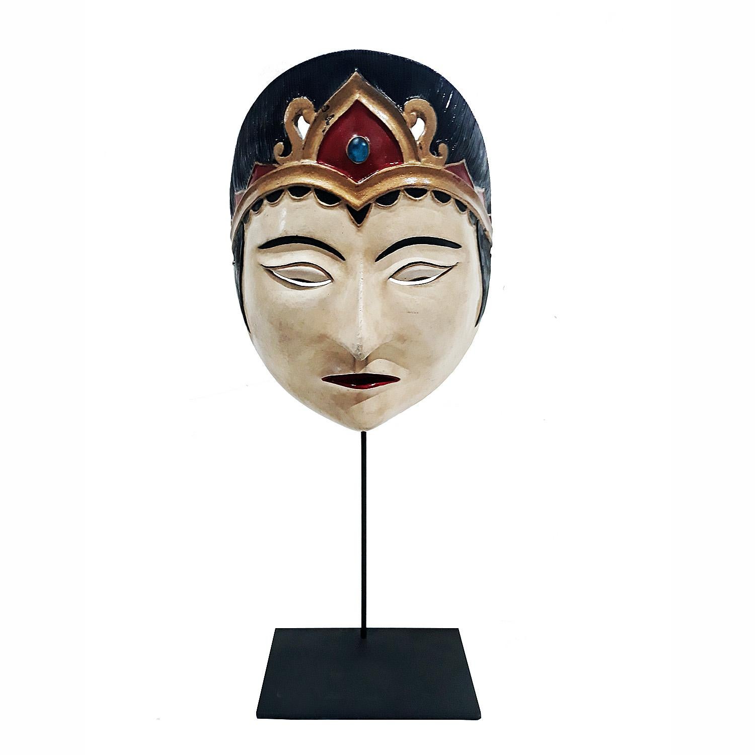 Masque indonésien en bois, milieu du 20e siècle en vente 1