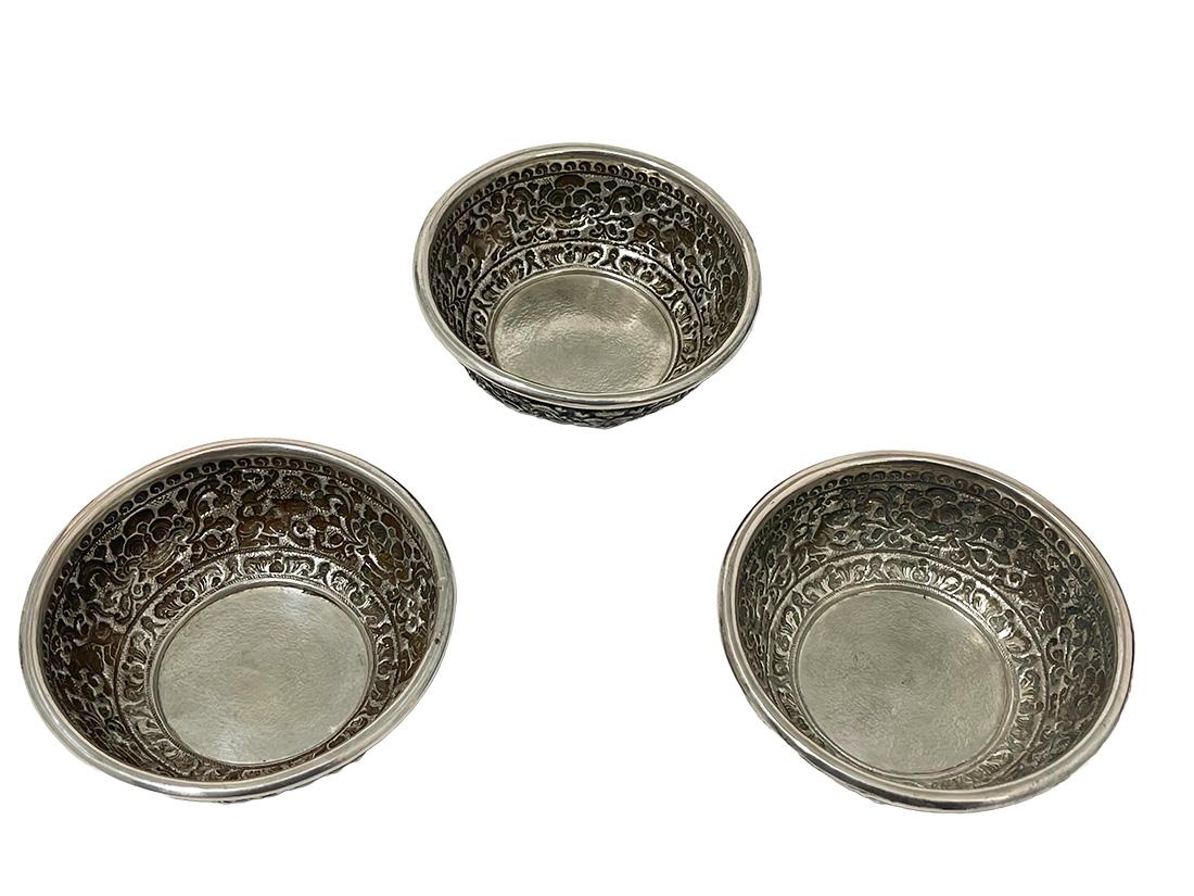 Silver Indonesian Yogya, Djokja Basket and bowls with animal figures, Ca 1890 For Sale