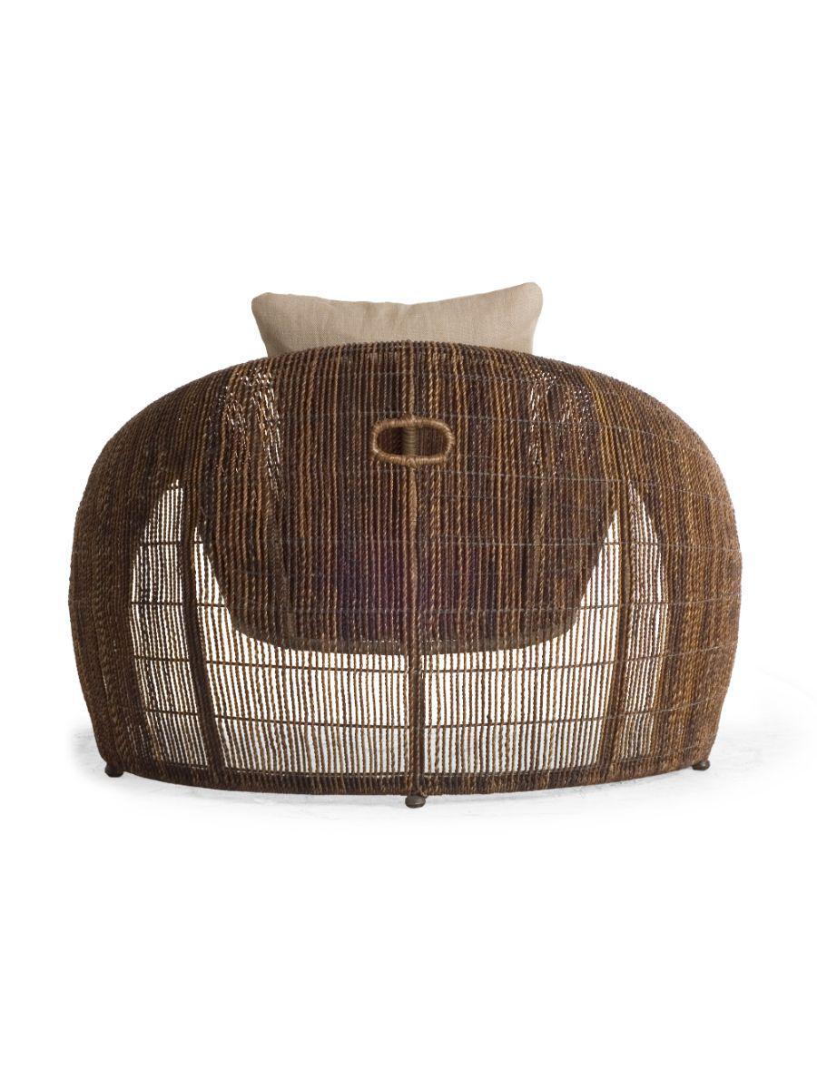 Philippin Fauteuil d'intérieur Croissant de Kenneth Cobonpue en vente