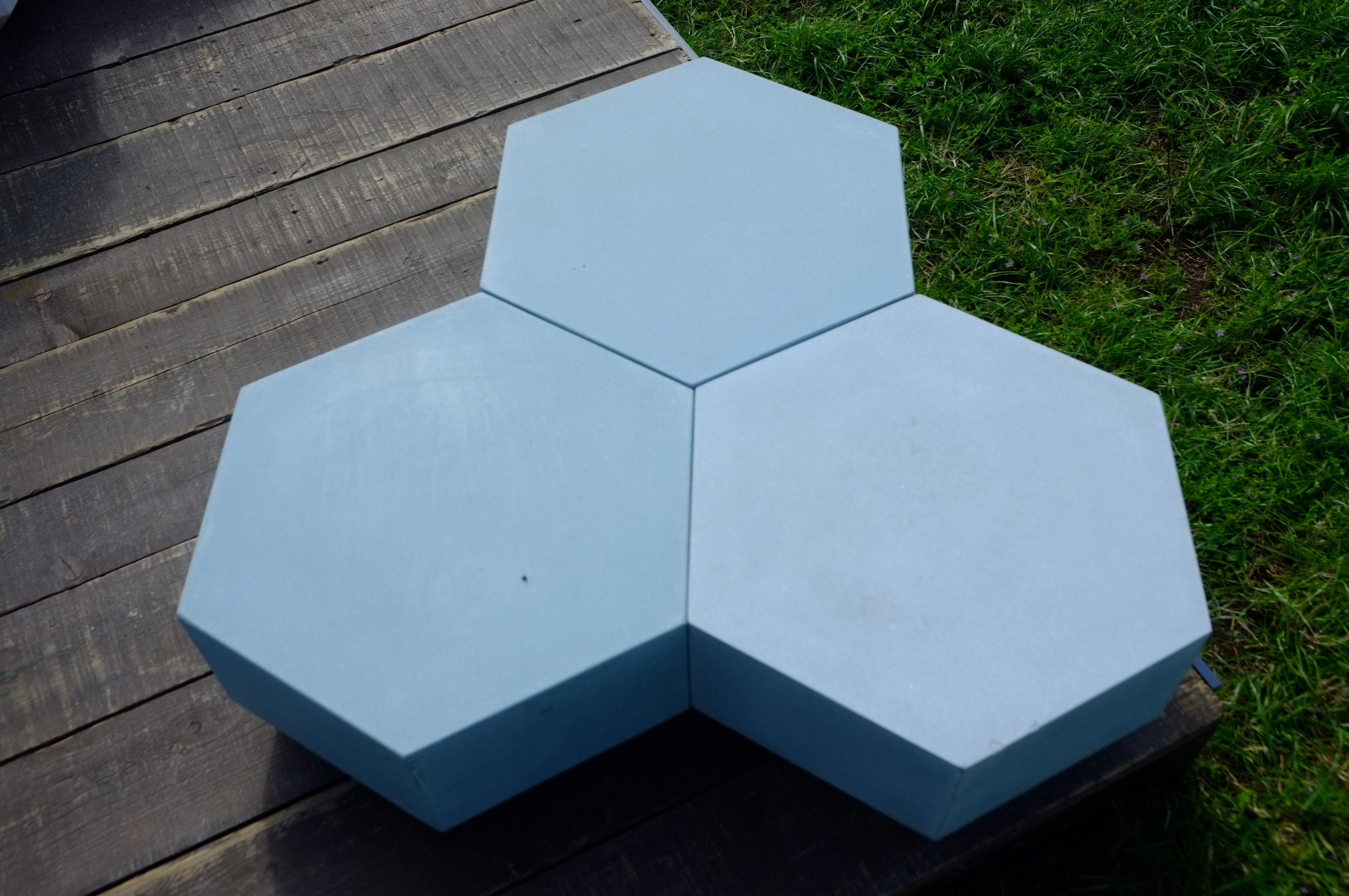 Indoor oder Outdoor Hex-Coffee Tisch aus Beton, 24 cm hoch (Gegossen)