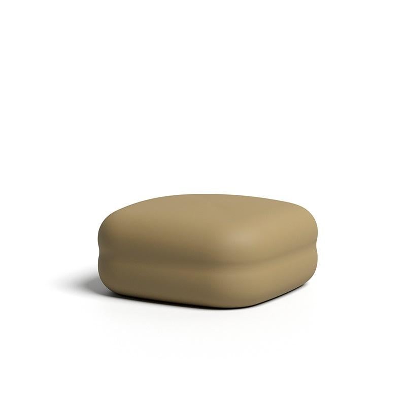 Da interno/esterno, 3 pouf per sedersi realizzati in Flexyskin e costruiti su una base di legno In condizioni Nuovo in vendita a NEW YORK, NY