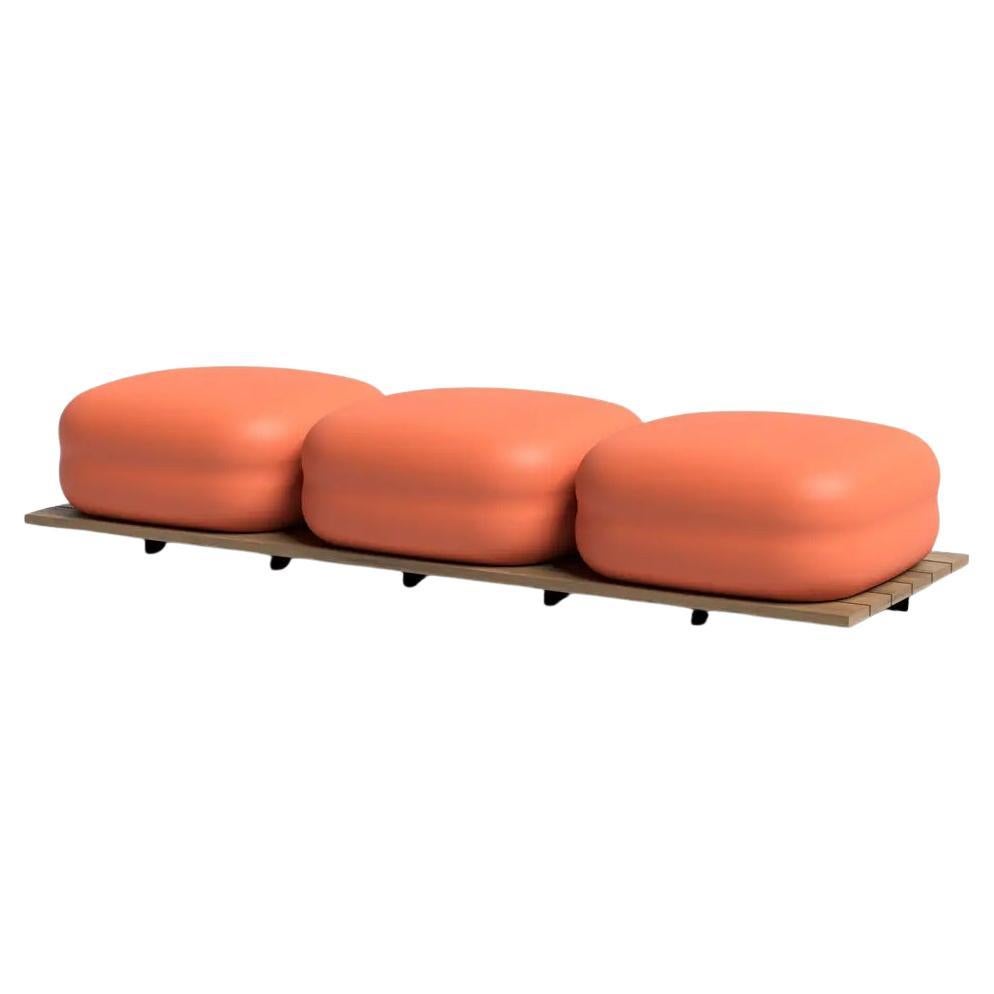 Indoor/Outdoor, 3 Ottomane, Sitzmöbel aus Flexyskin, auf Holzsockel montiert