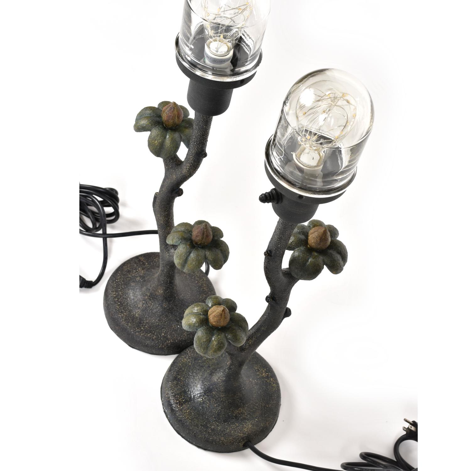 Lampes de table à fleurs d'intérieur et d'extérieur de style Arts & Crafts Bon état - En vente à Chattanooga, TN