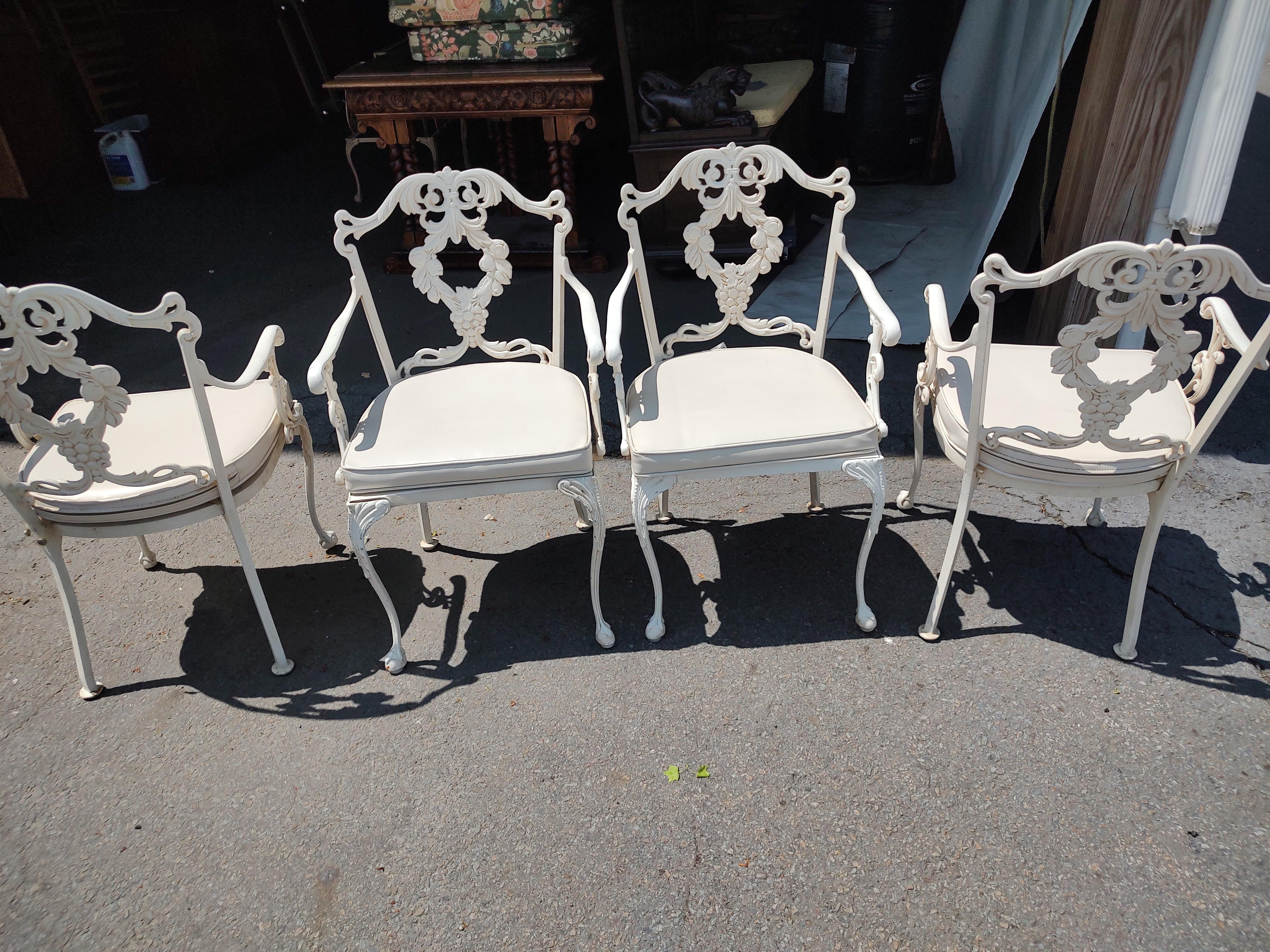 Indoor Outdoor Cast Aluminum 6 Pc Set of Molla Dining Room Table & 4 Chairs In Good Condition For Sale In Port Jervis, NY