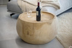 Tavolino da caffè per interni/esterni ricavato da un unico blocco di legno di cedro profumato