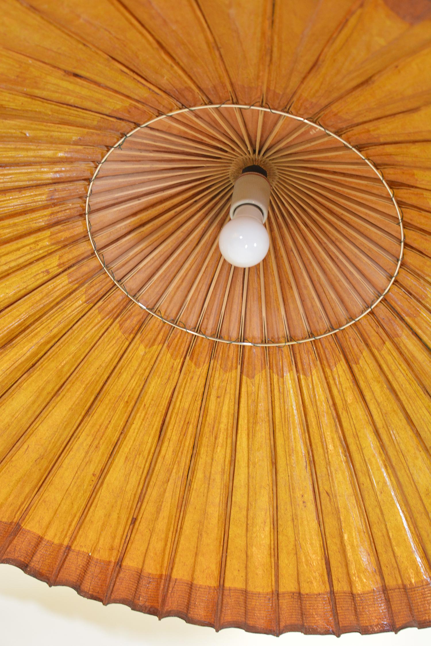 Indoor/Outdoor Hängelampe aus japanischem Sonnenschirm aus den 1950er Jahren im Angebot 2