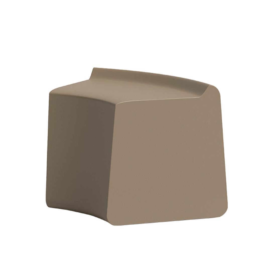 Indoor/Outdoor Modular Seating with 2 Side Tables, Crafted Using Flexyskin For Sale 9