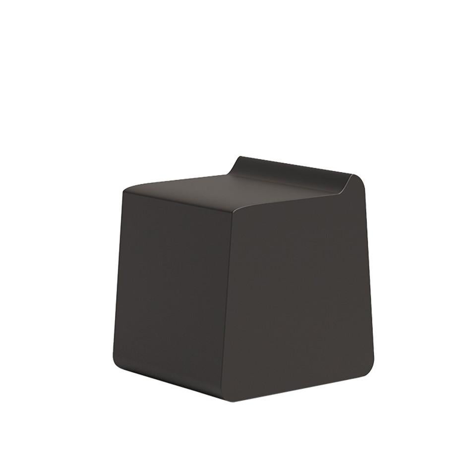 Indoor/Outdoor Modular Seating with 2 Side Tables, Crafted Using Flexyskin For Sale 12