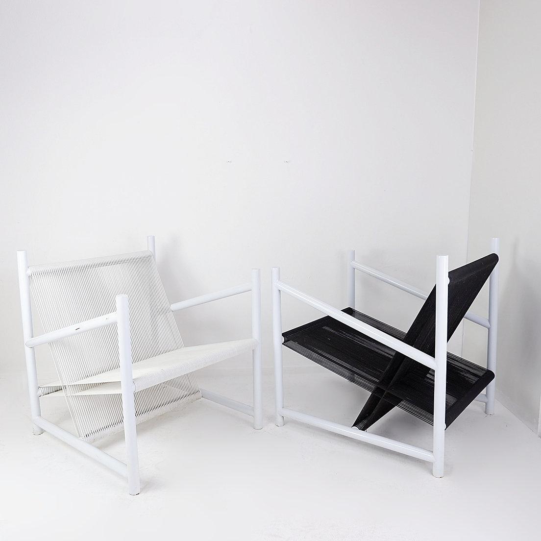 Indoor/Outdoor pair of Black/White Armchairs - 20thc In Good Condition For Sale In Linkebeek, BE