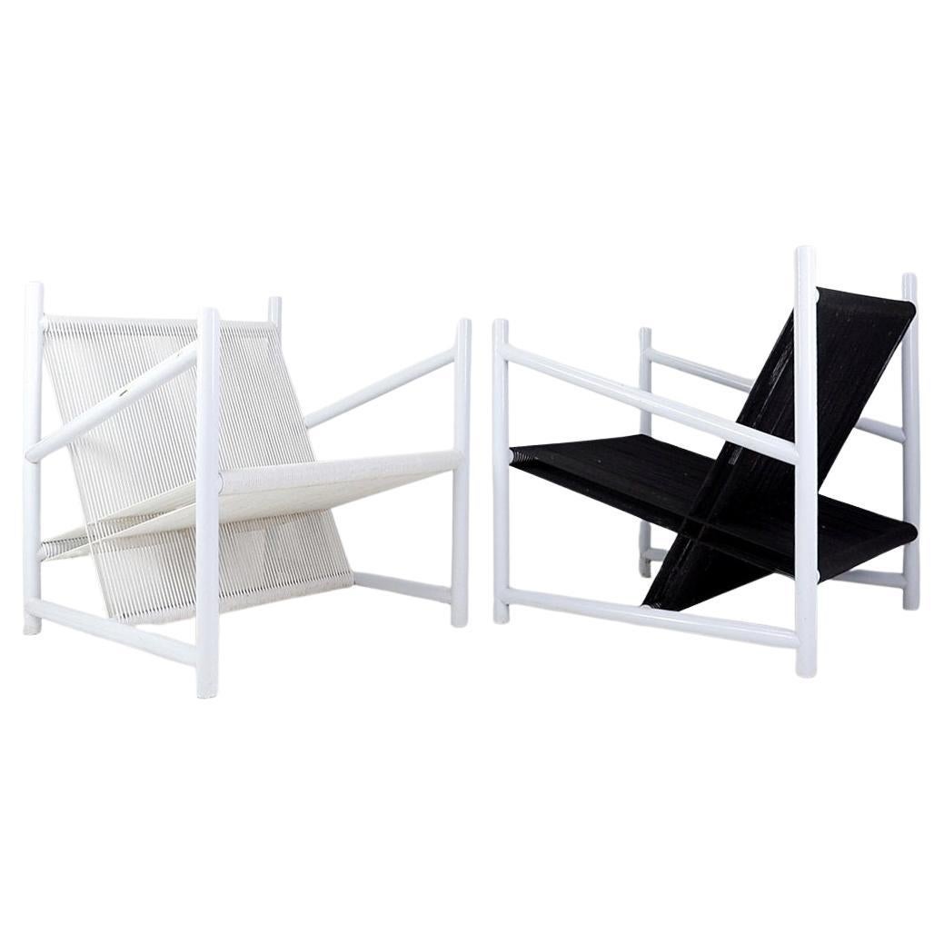 Pareja de sillones blancos/negros para interior/exterior - siglo XX