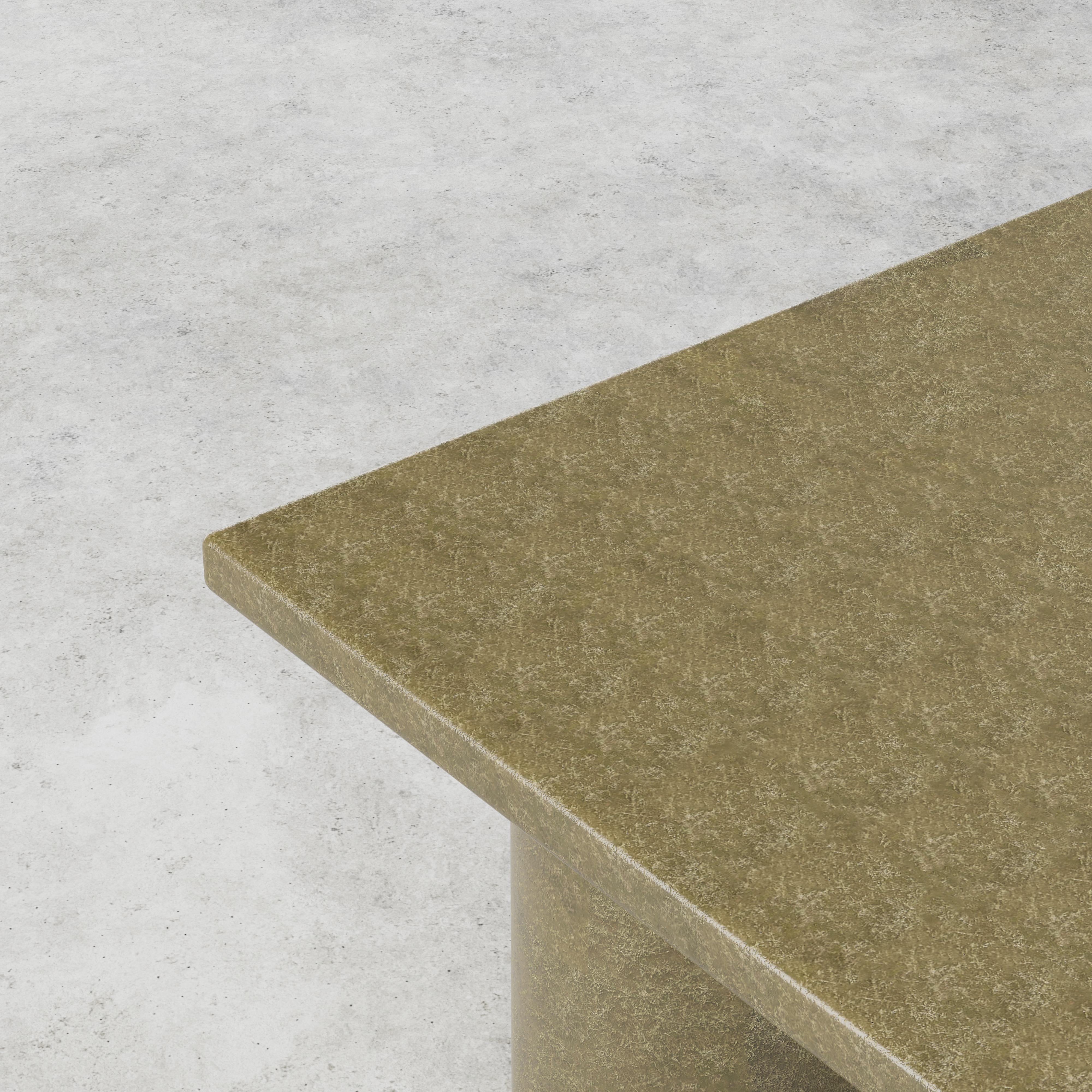 Mesa Contemporánea de Fibra de Vidrio Cruda para Interior y Exterior Siglo XXI y contemporáneo en venta
