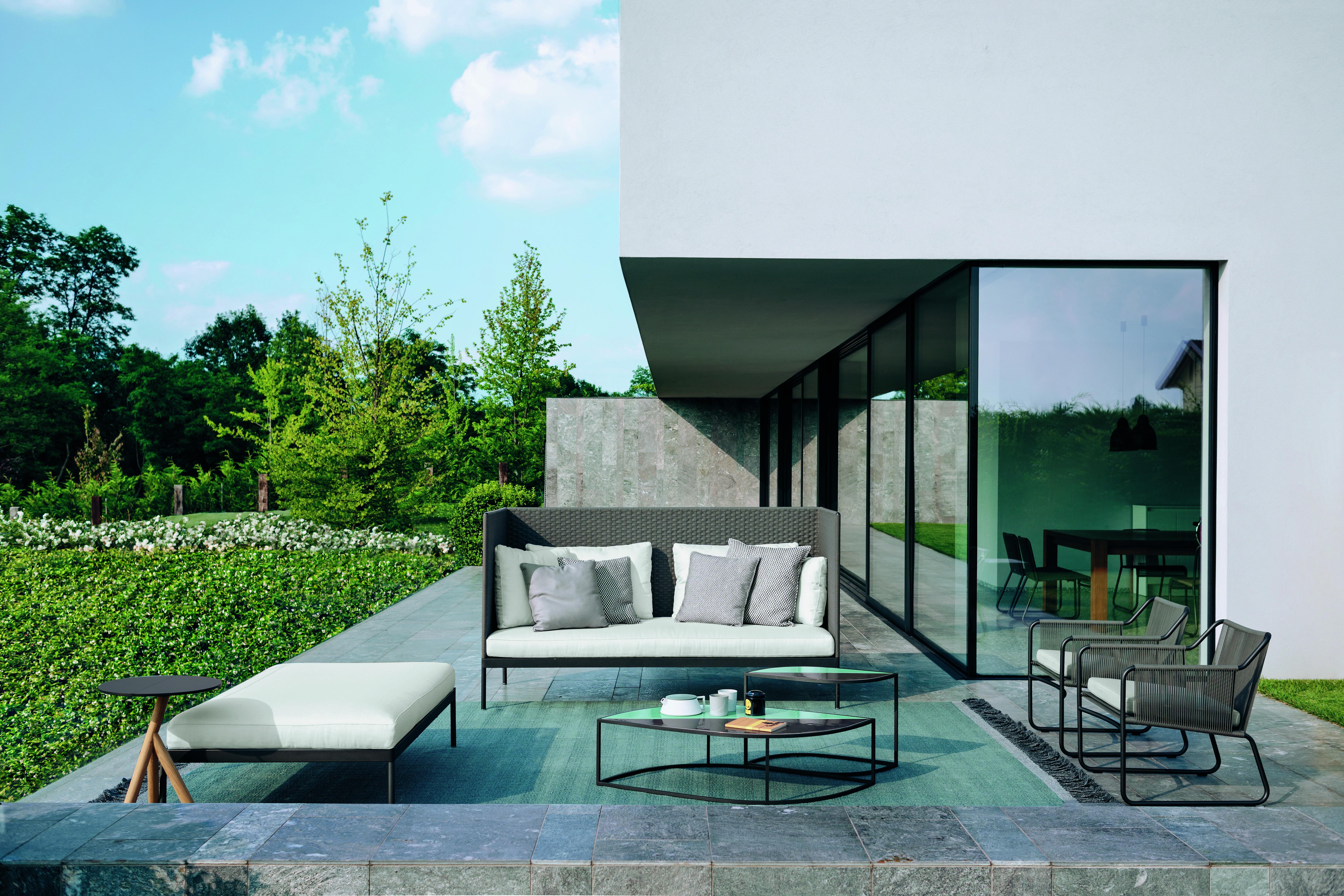 Indoor/Outdoor Roda Leaf Coffee Table Set Designed by Gordon Guillaumi In New Condition In Boston, MA
