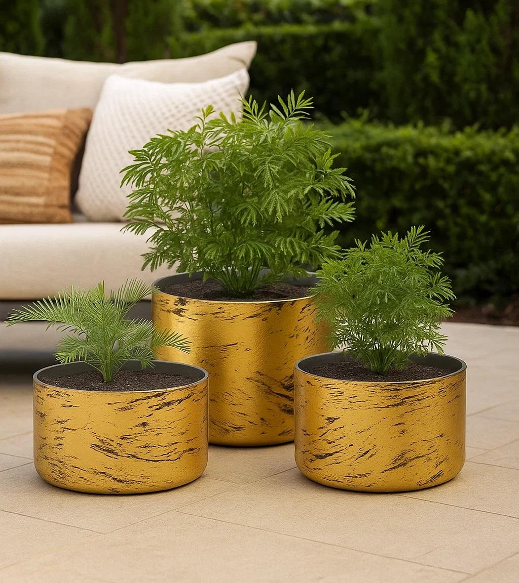 Brutalismo Set di 3 fioriere da interno/esterno in colori RAL personalizzati in vendita