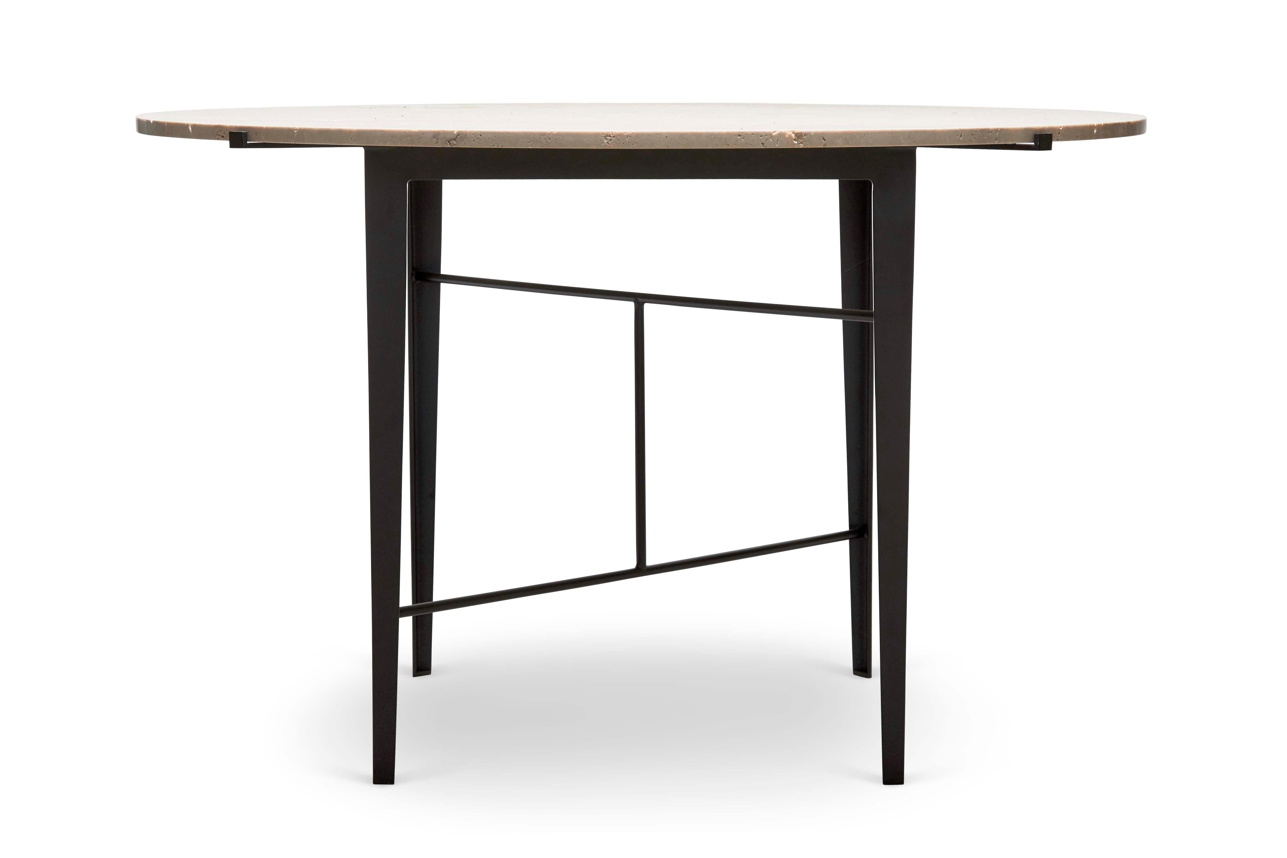 Américain Table à manger en travertin Montrose pour l'intérieur et l'extérieur par Lawson-Fenning