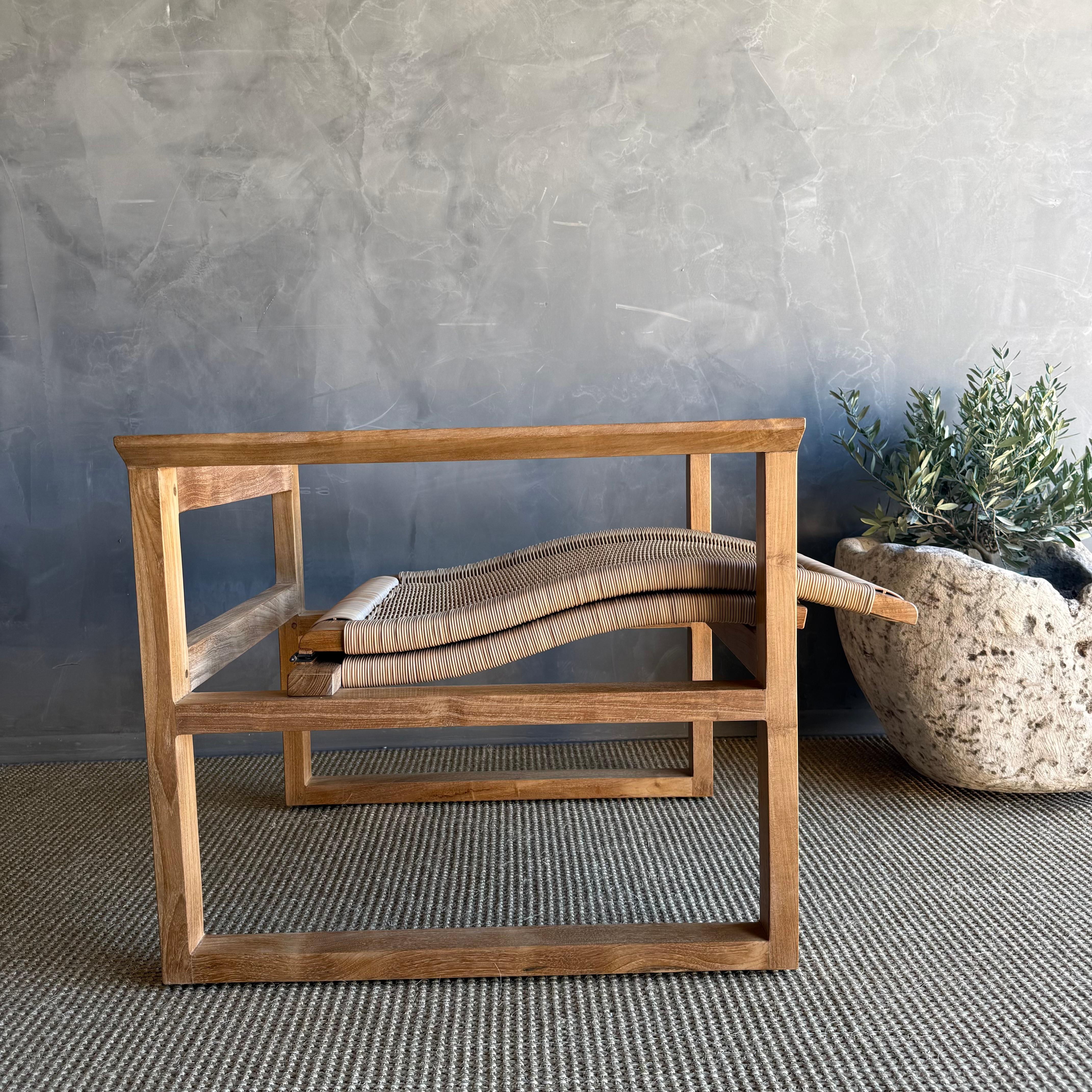 Chaise longue en bois de teck tressé pour l'intérieur et l'extérieur avec coussin en vente 6