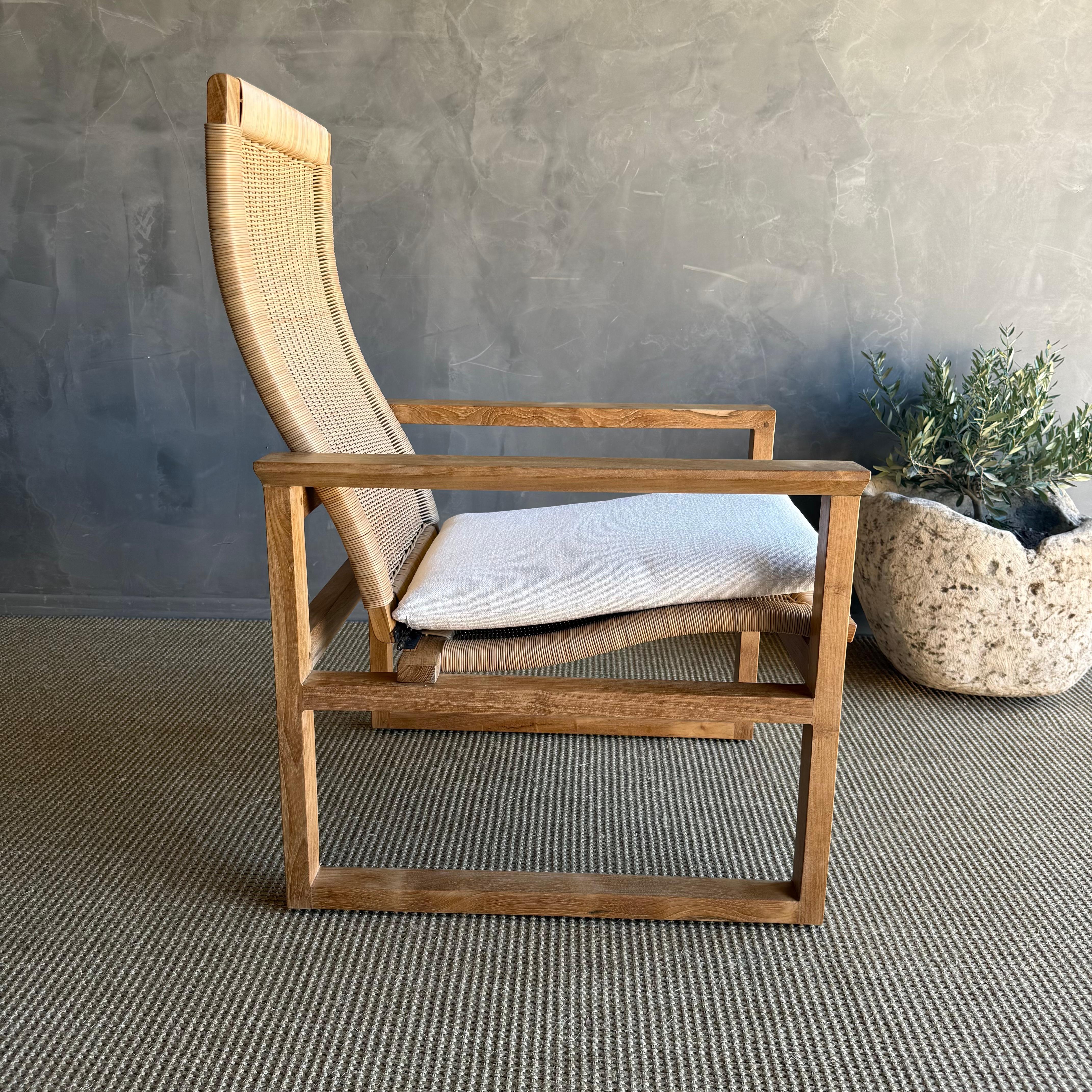 Chaise longue en bois de teck tressé pour l'intérieur et l'extérieur avec coussin en vente 1