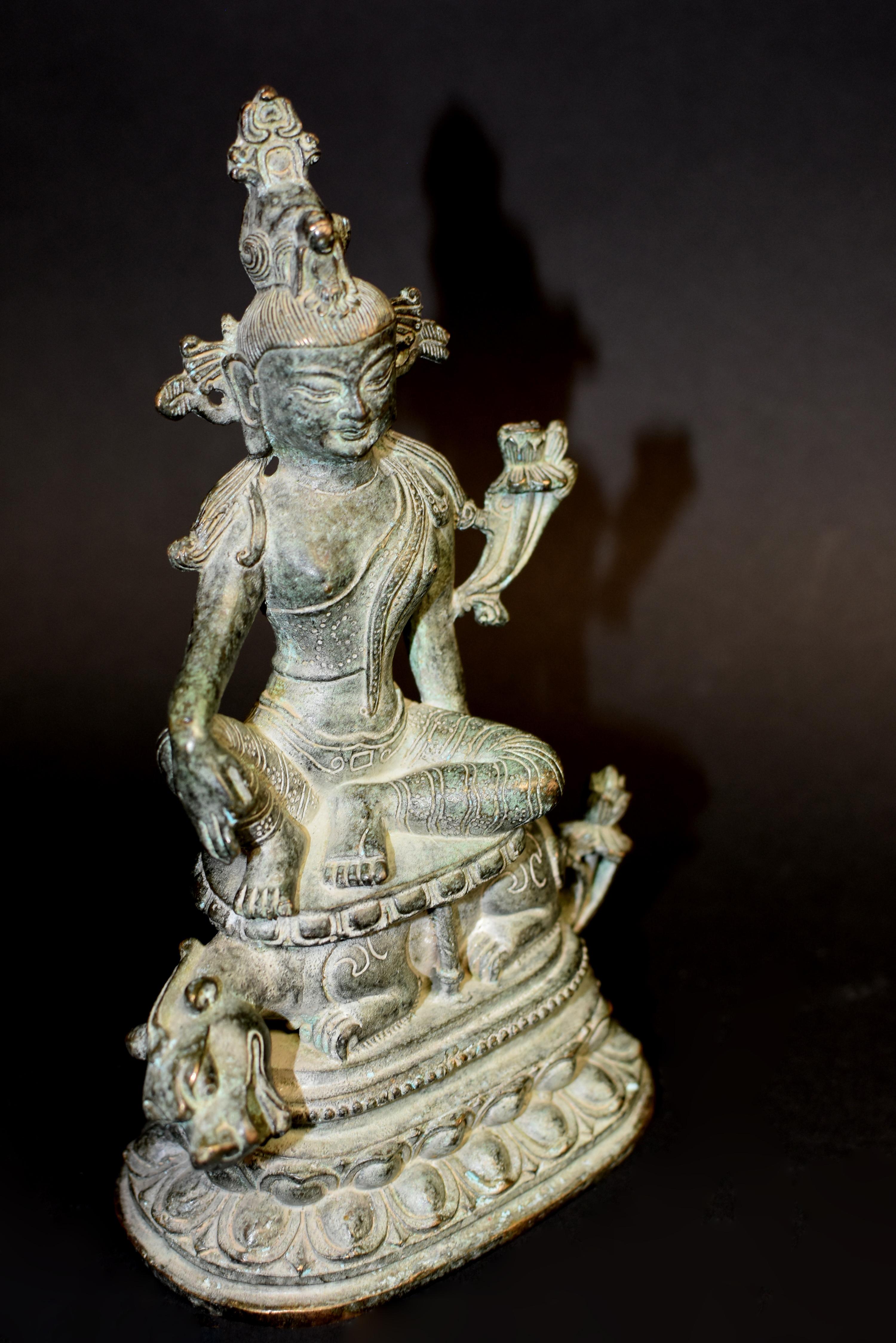Statue de Bouddha tibétain hindou roi des dieux Indra en vente 10
