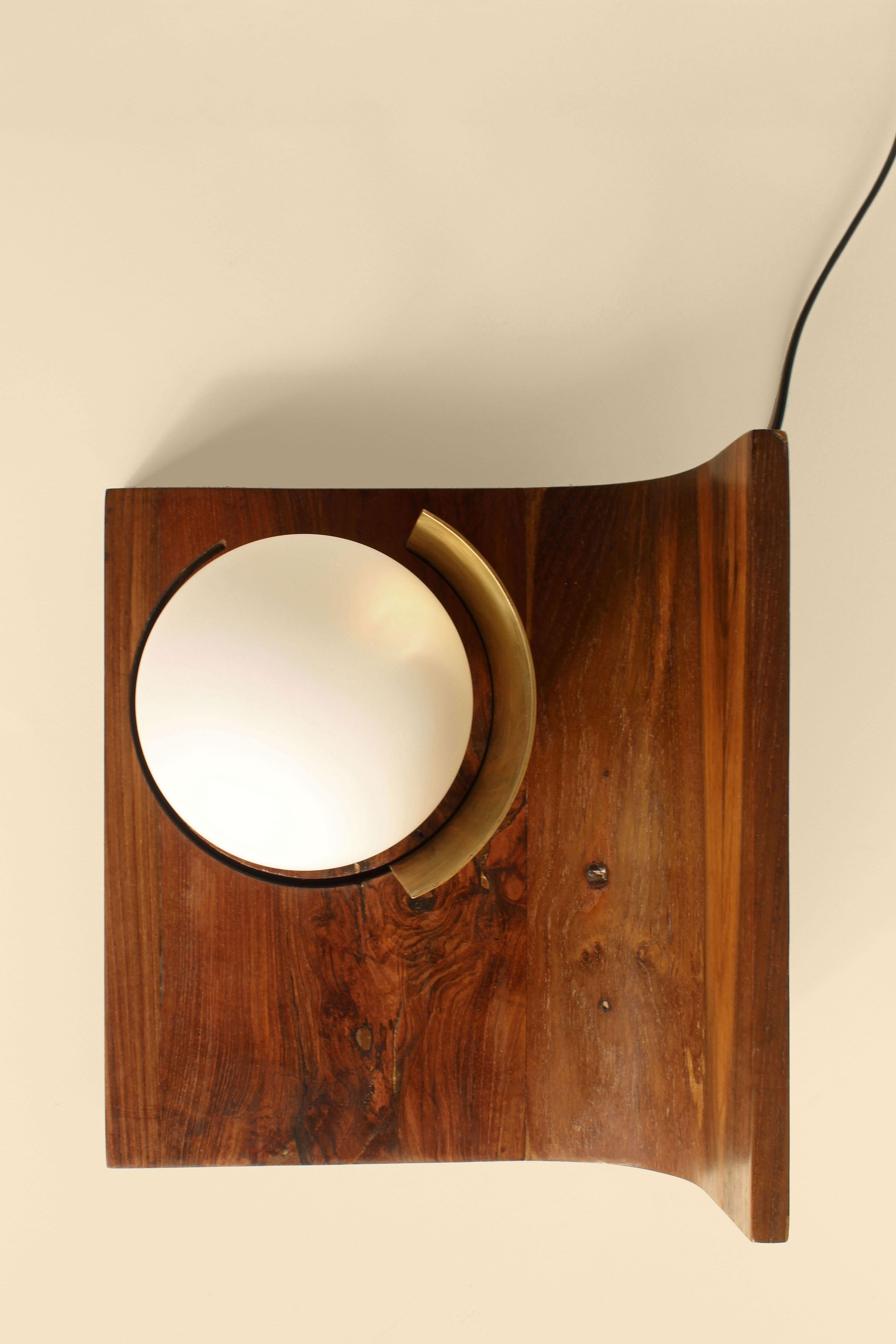 Lampe de table Indu par Studio Indigene en vente 1