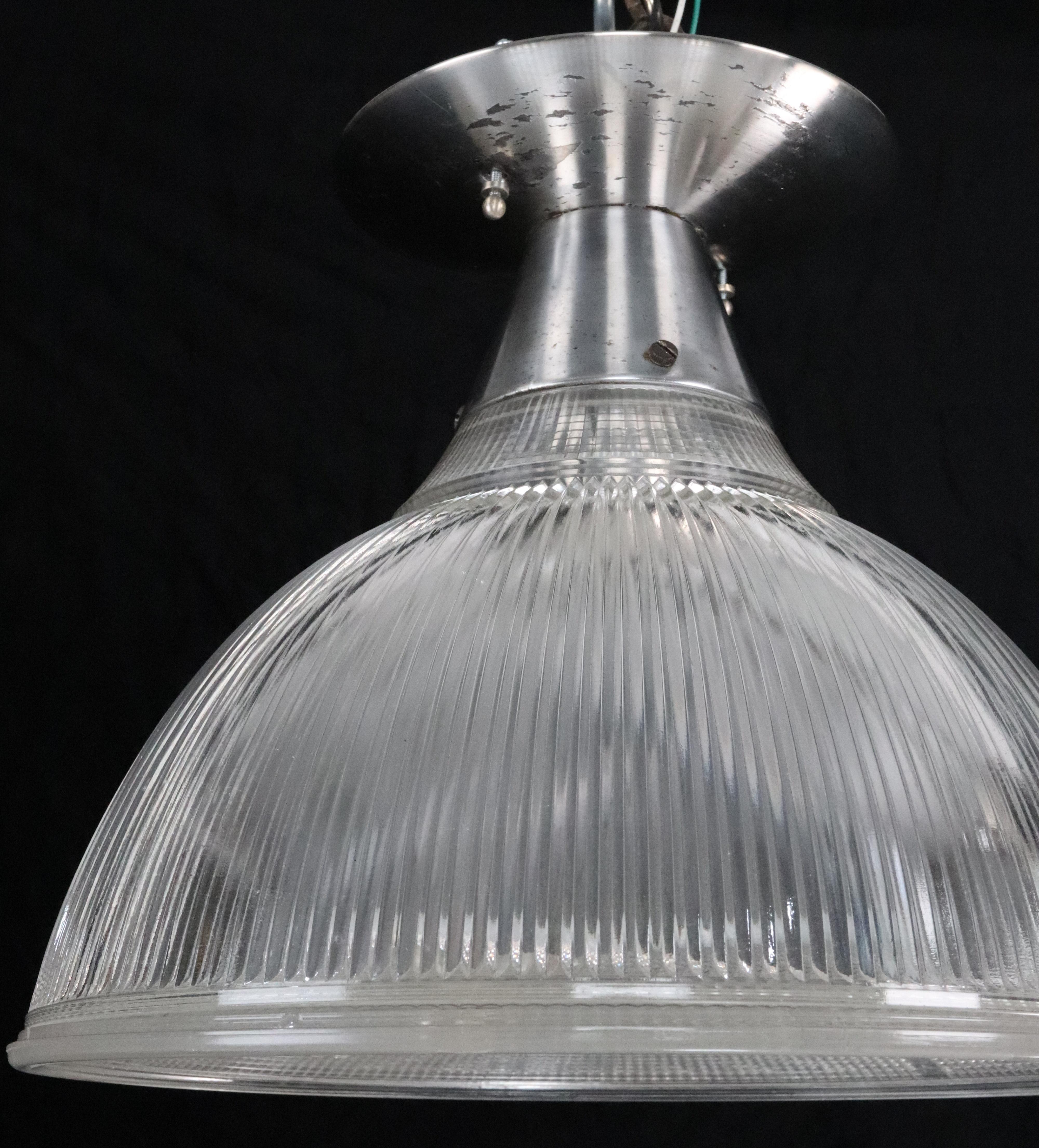 Industrial 15,5 pouces Lights à encastrer en verre Holophane en vente 3
