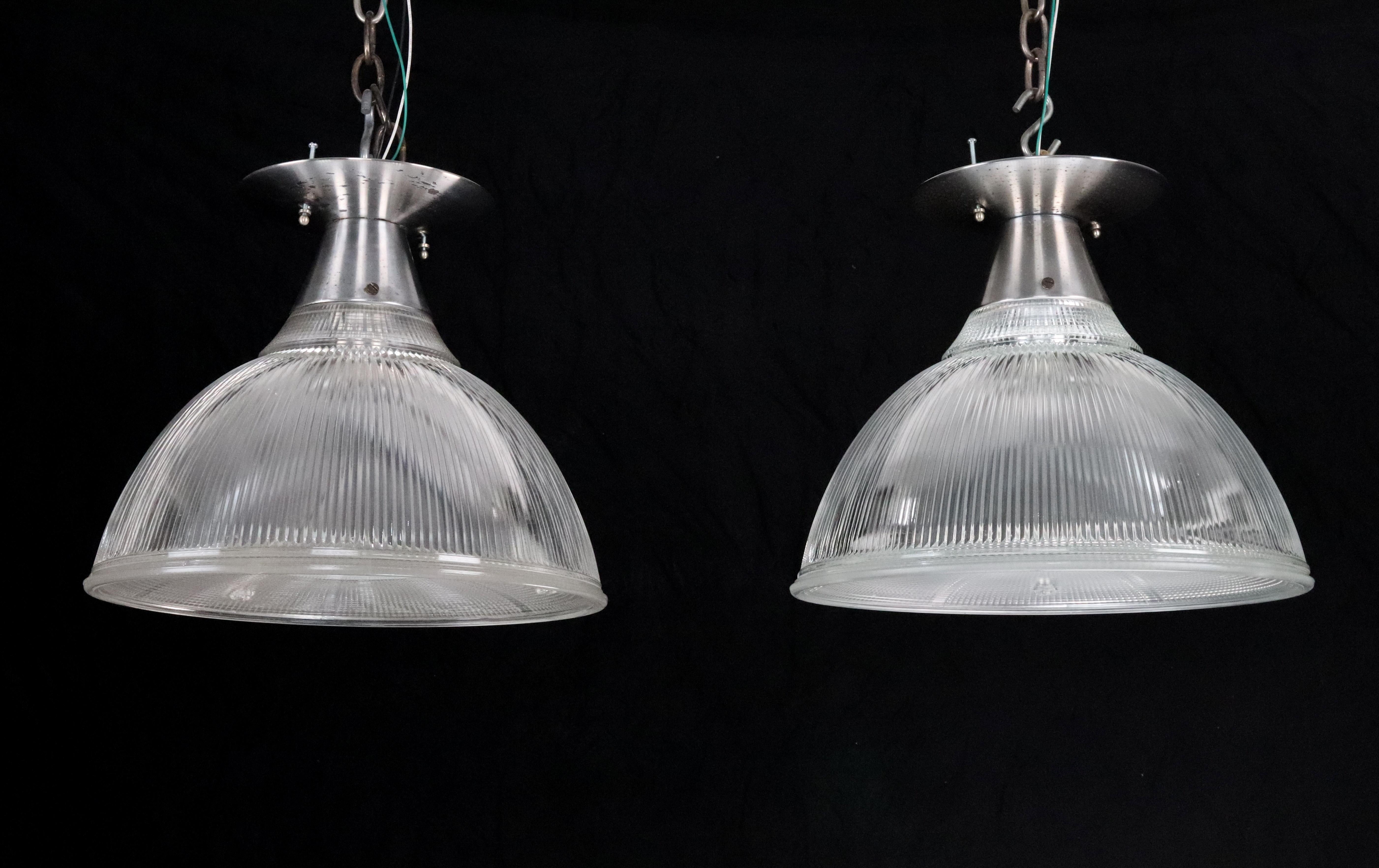 Industrial 15,5 pouces Lights à encastrer en verre Holophane en vente 1
