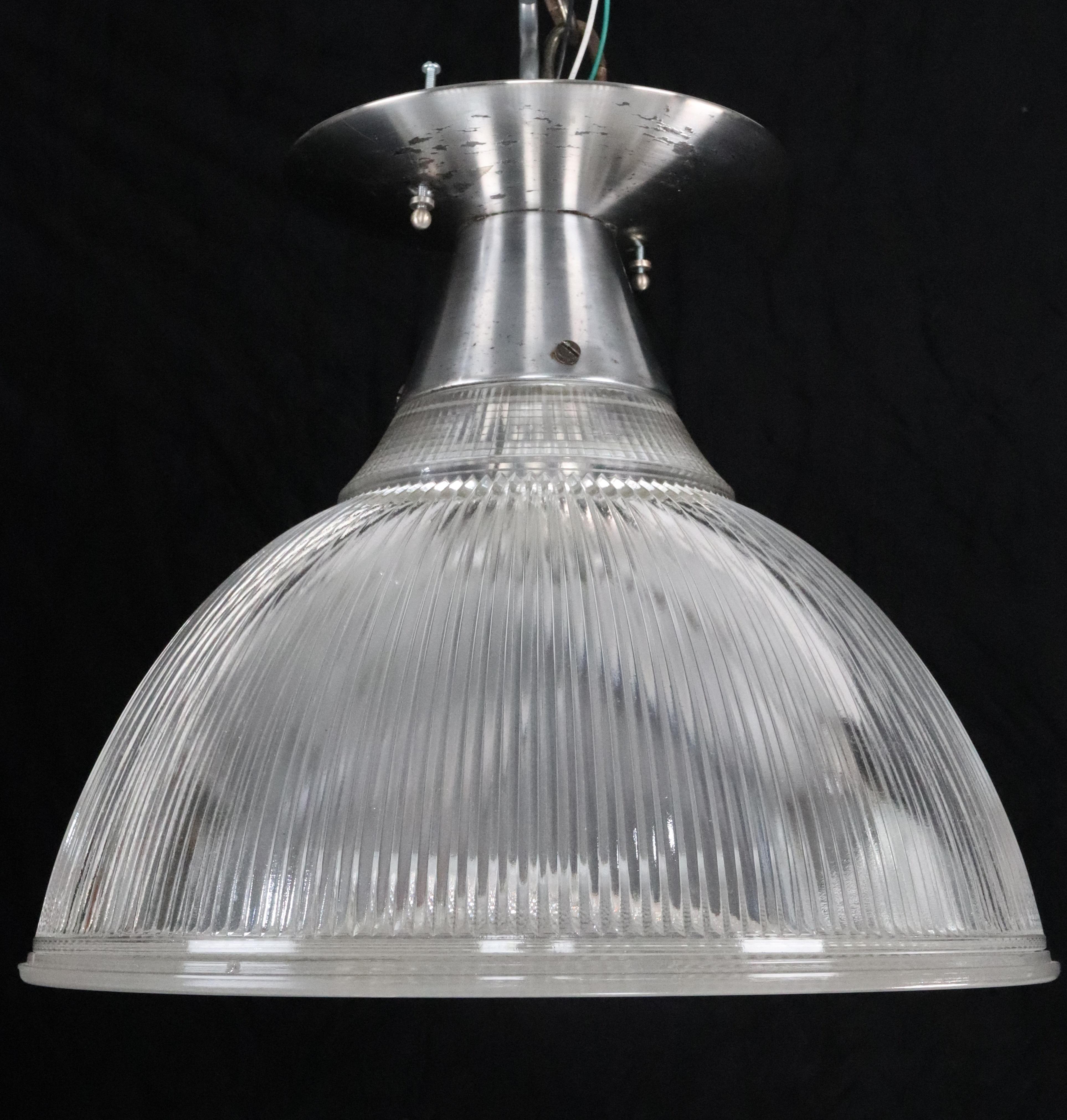 Industrial 15,5 pouces Lights à encastrer en verre Holophane en vente 2