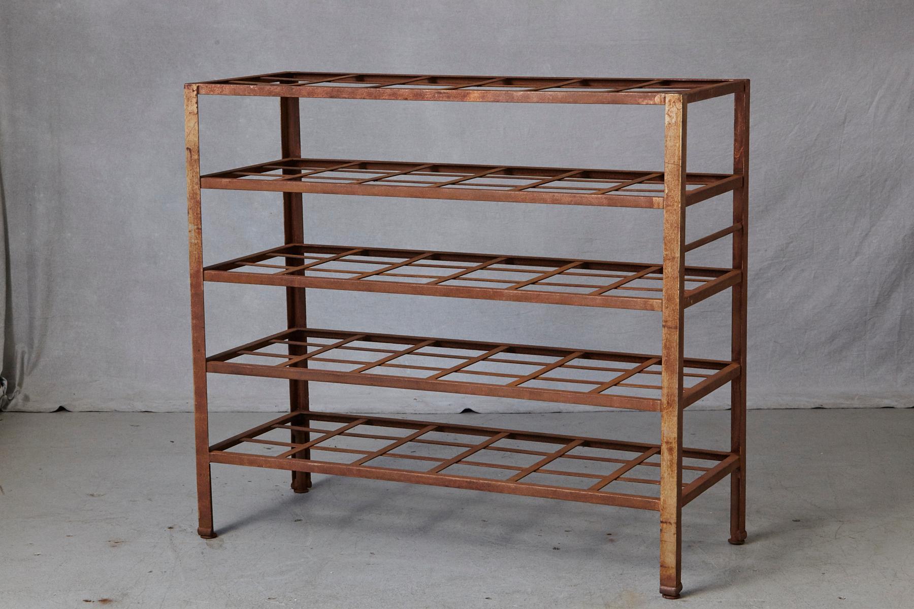 Industrial 5 Tier Shelf with Grid Shelves for Books or Usage as Seedling Planter In Good Condition For Sale In Aramits, Nouvelle-Aquitaine