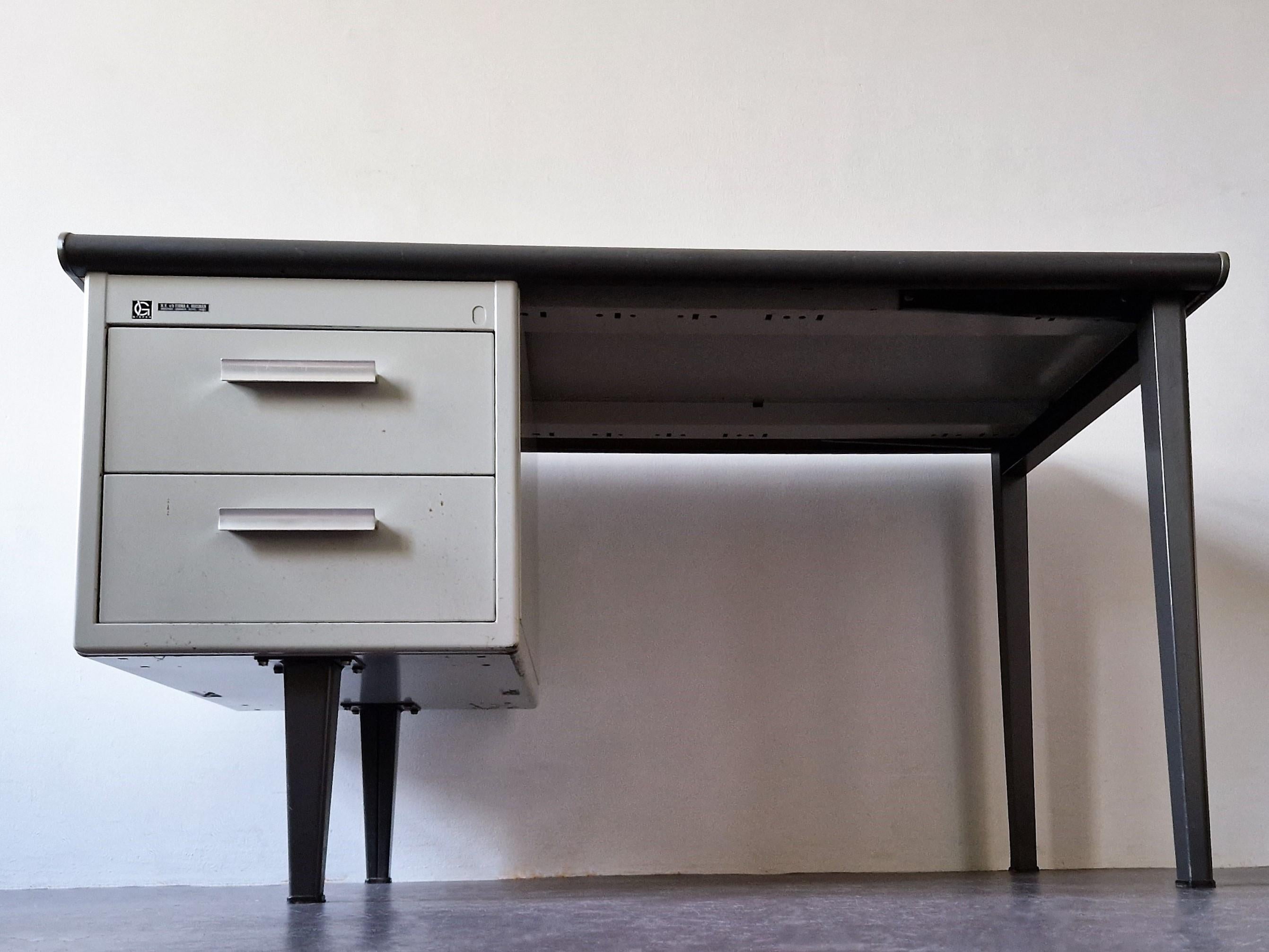 Mid-20th Century Industrial 7900 series 'Economy' desk by André Cordemeyer for Gispen, 1960's For Sale
