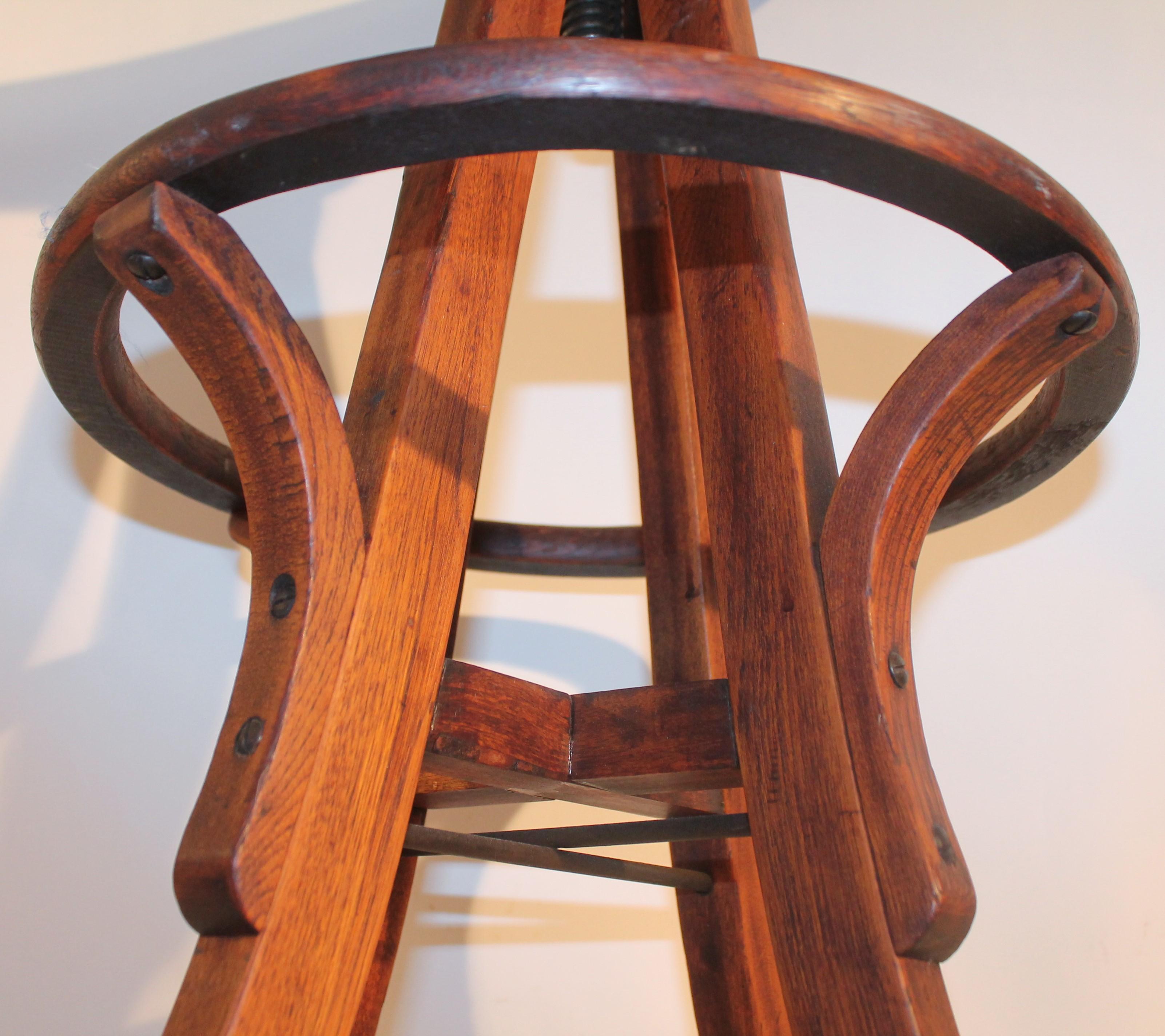 Industrial Adjustable Wood Bentwood Swivel Stool In Good Condition In Los Angeles, CA