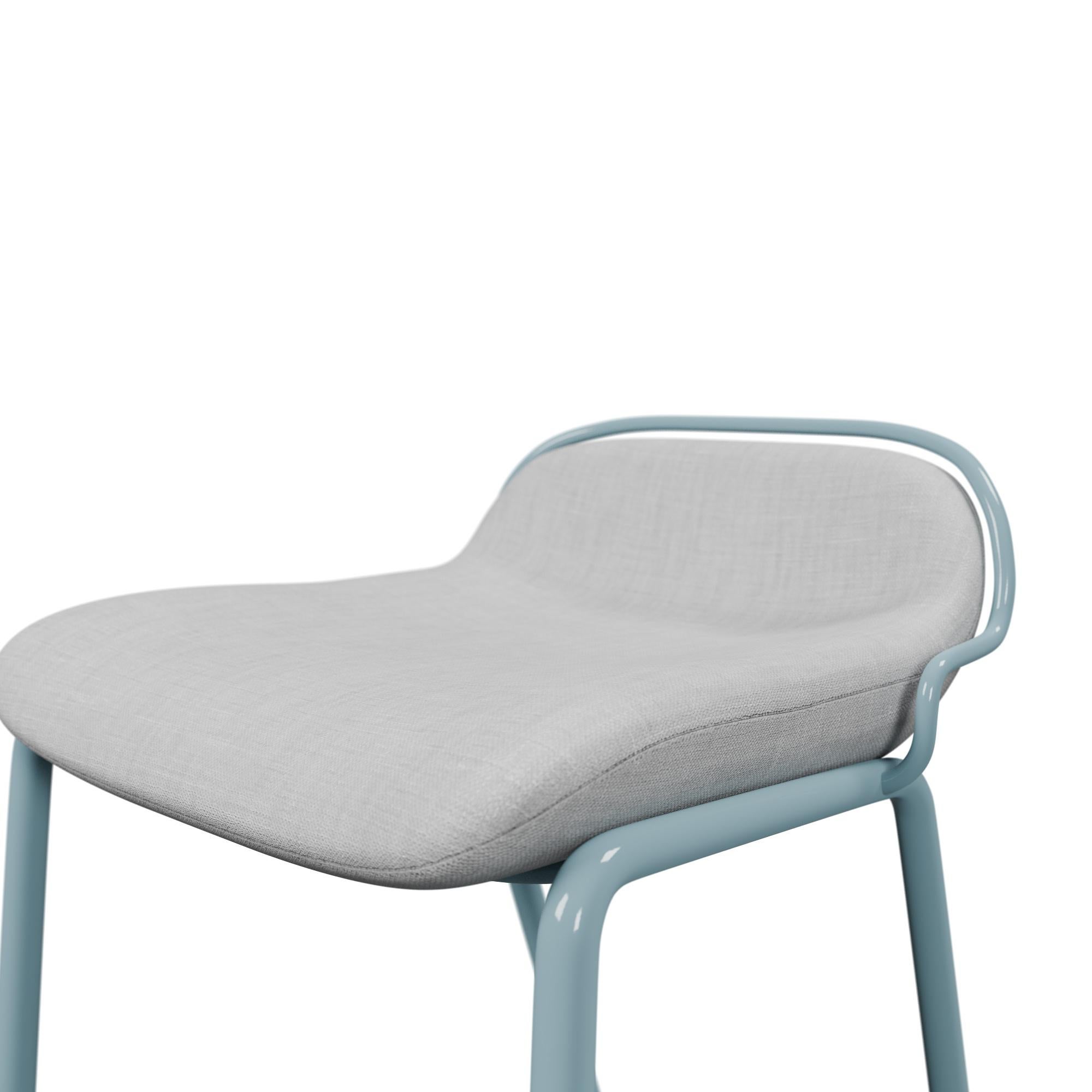 Vimini Sgabello industriale con finitura ad aria DUV e tessuto crema realizzato a mano da Fabrice in vendita