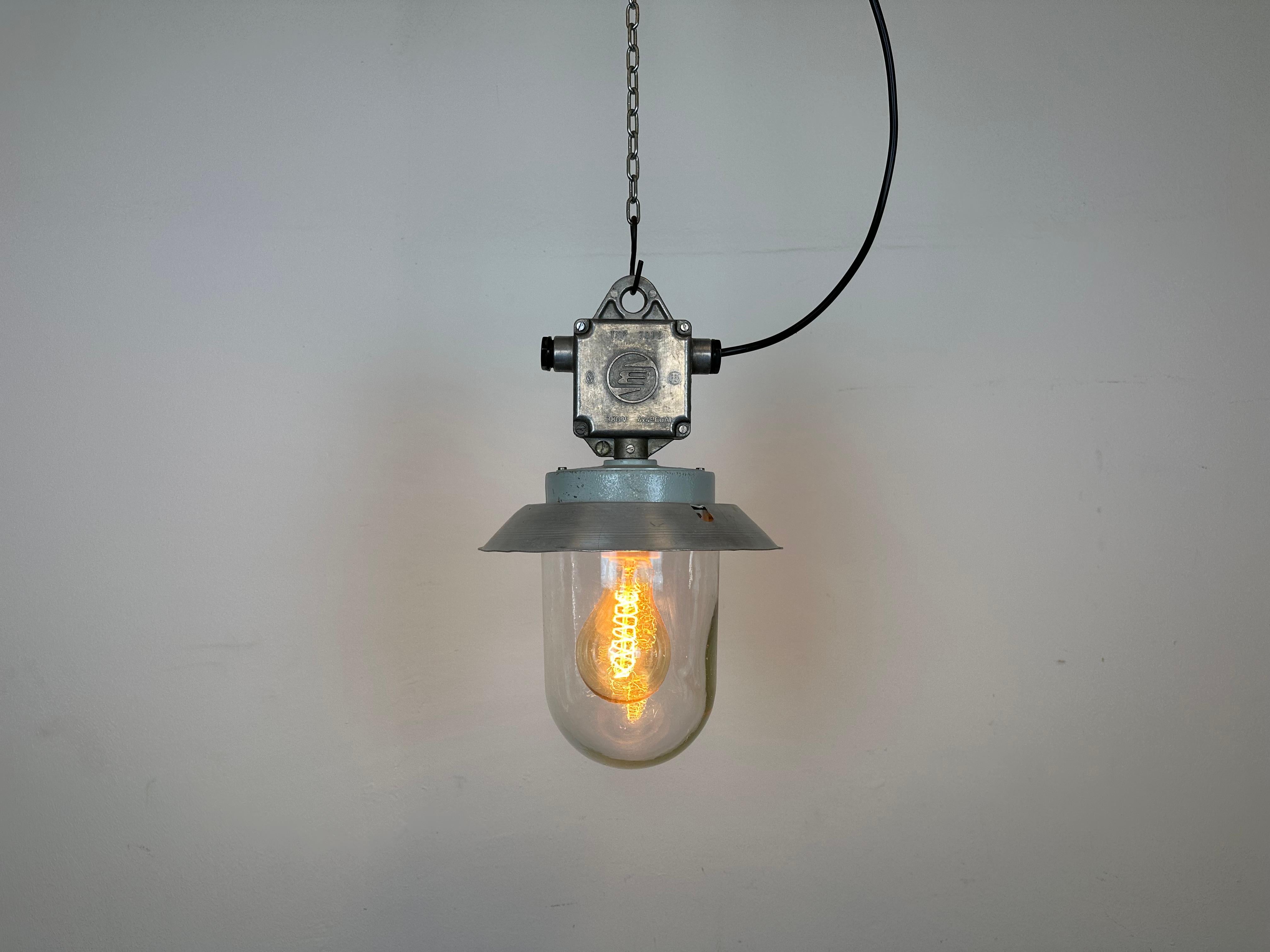 Industrial Aluminium Light with Clear Glass Cover from Elektrosvit, 1970s For Sale 3